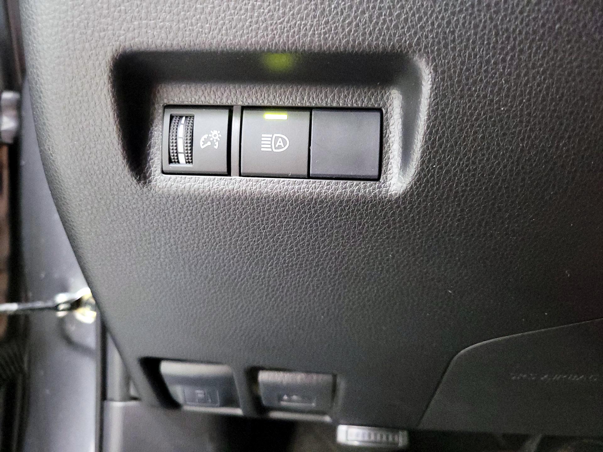Thumbnail: 2019 Toyota RAV4 - 13