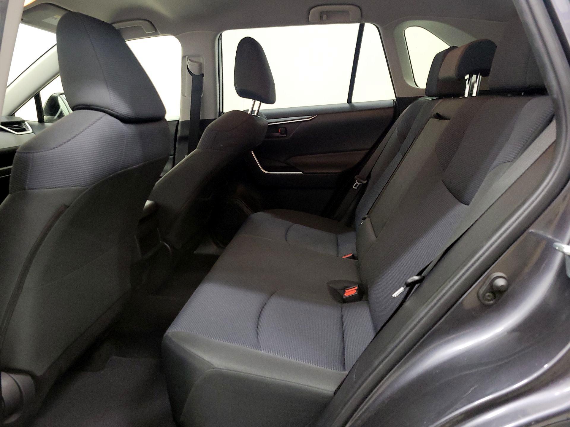 Thumbnail: 2019 Toyota RAV4 - 19