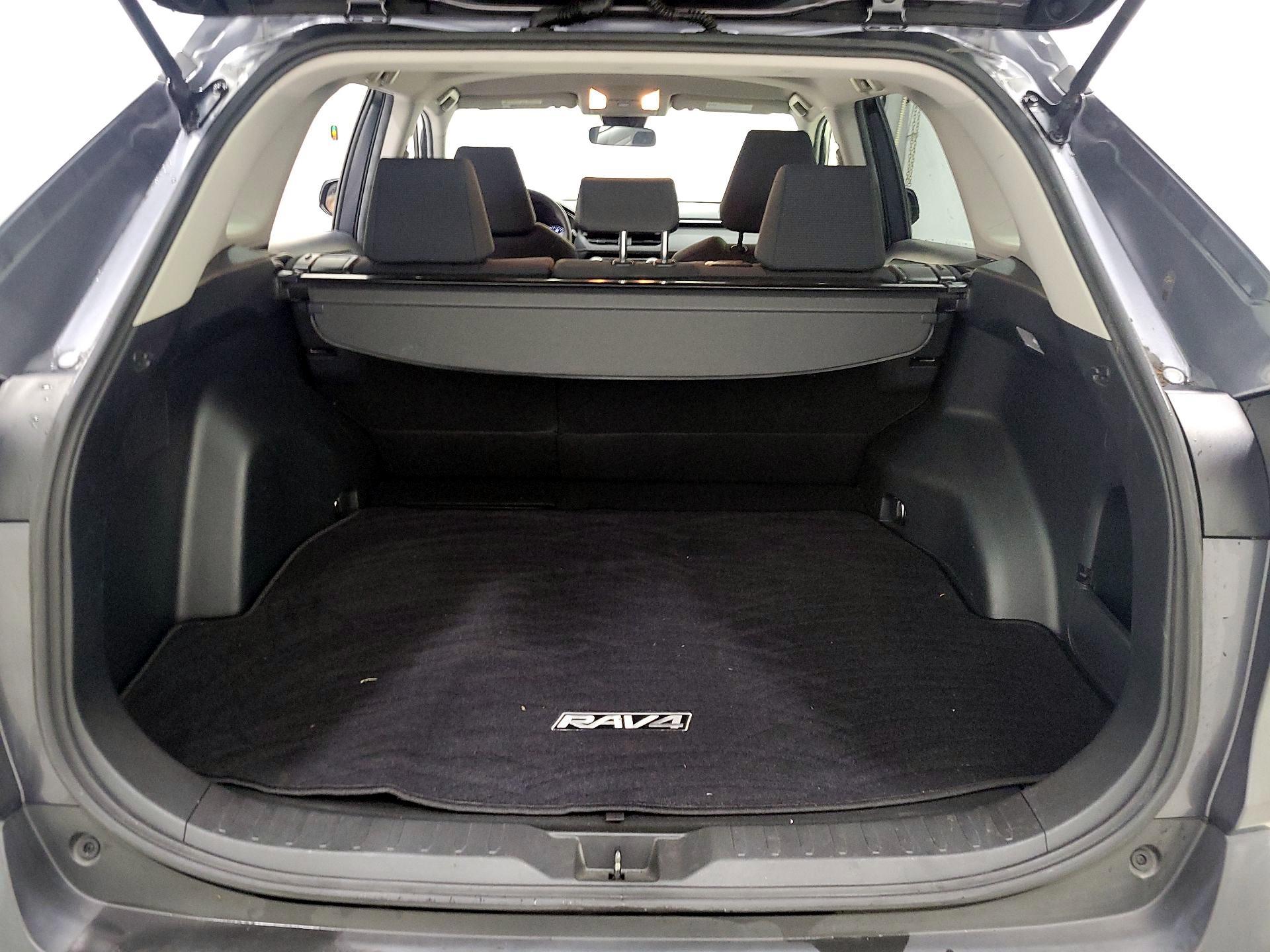Thumbnail: 2019 Toyota RAV4 - 20