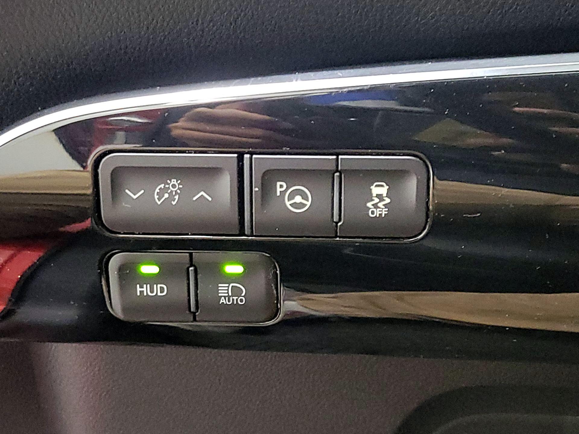 Thumbnail: 2018 Toyota Prius - 13