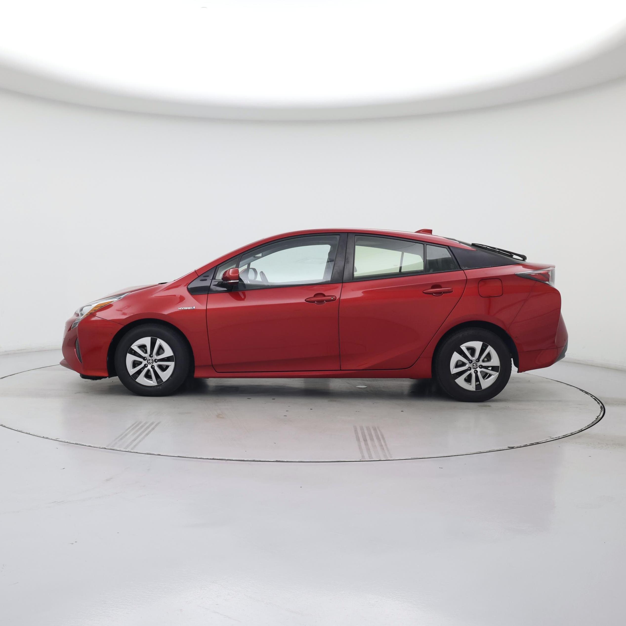 Thumbnail: 2018 Toyota Prius - 3