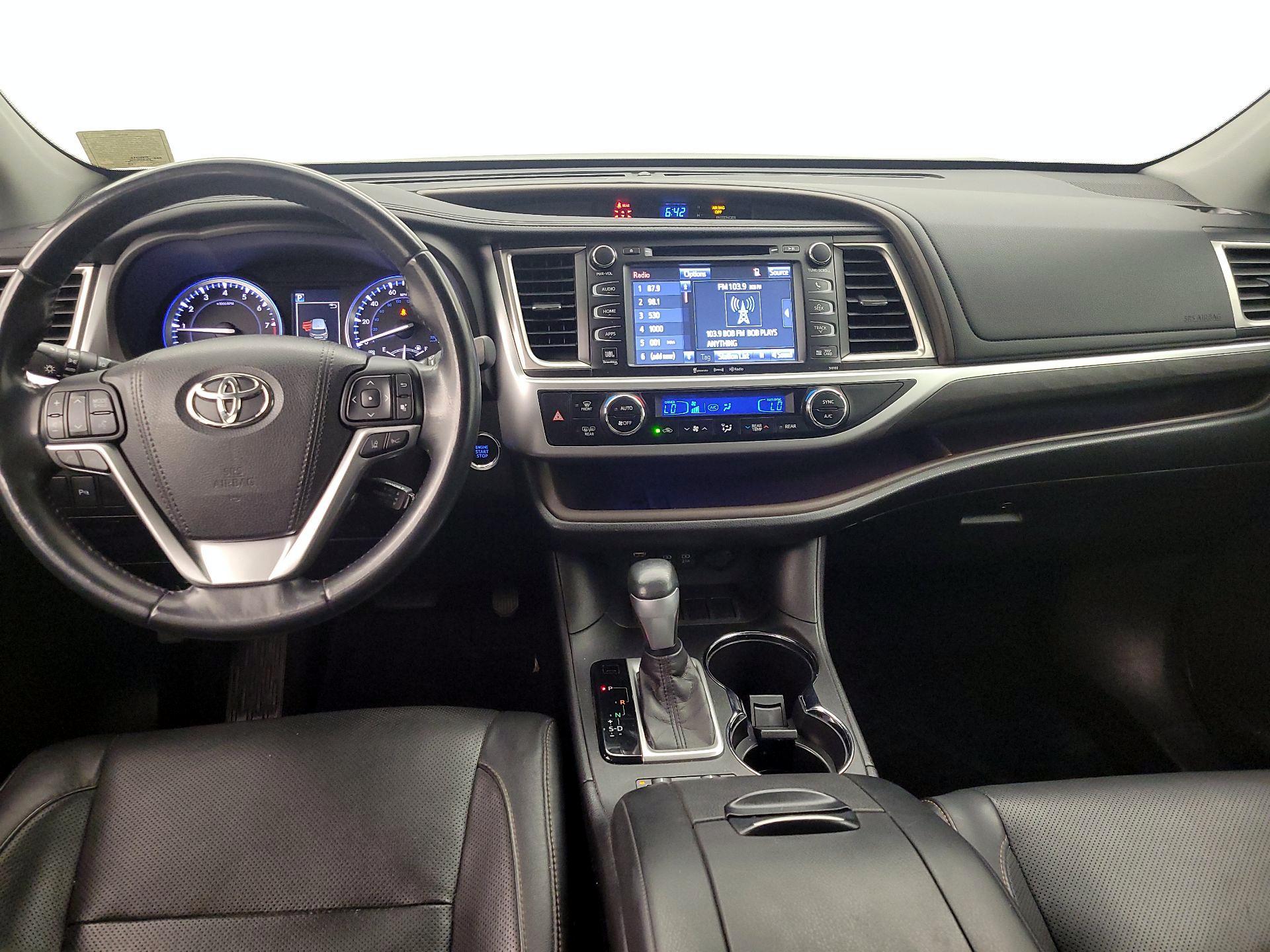 Thumbnail: 2017 Toyota Highlander - 9