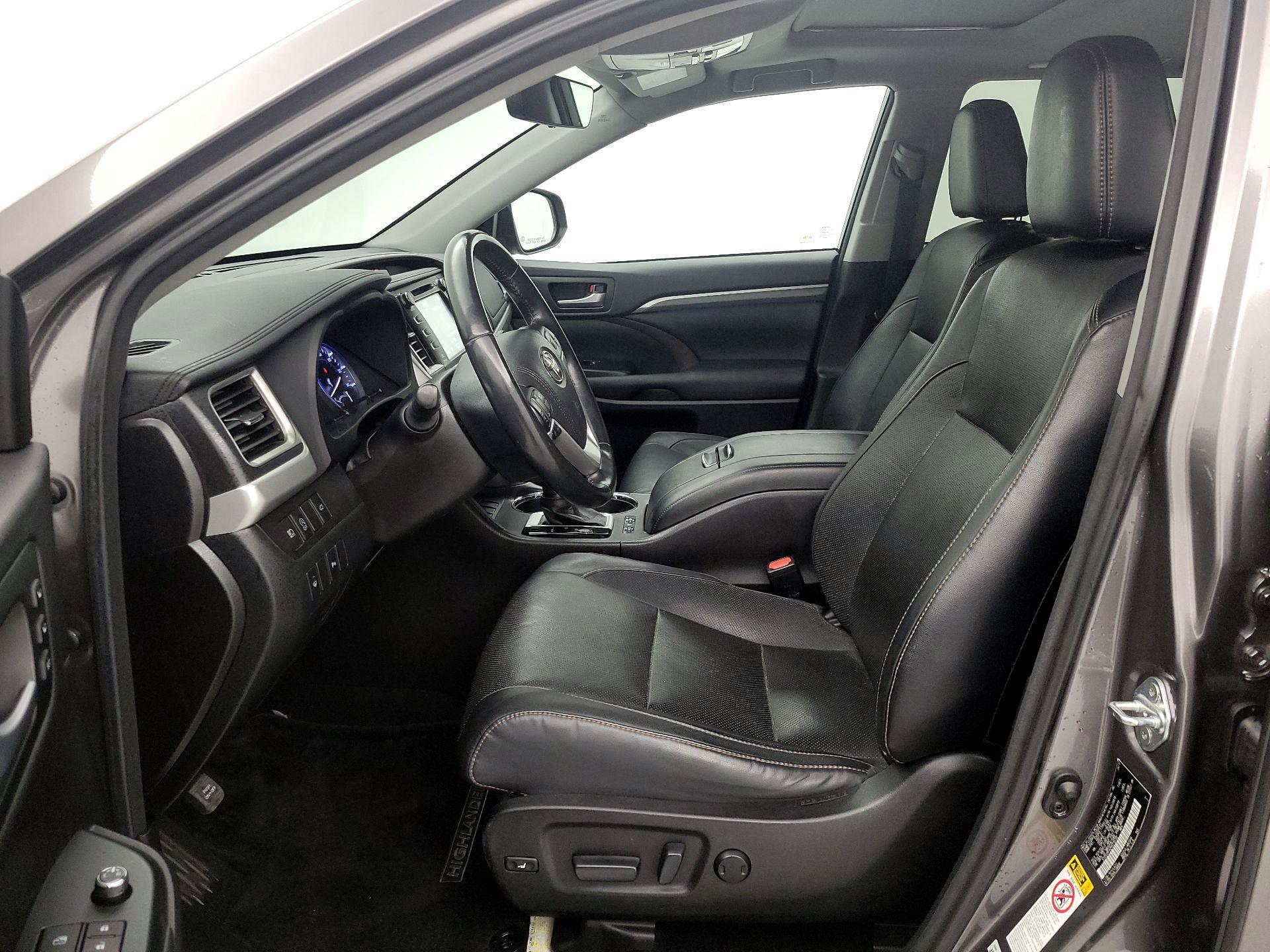 Thumbnail: 2017 Toyota Highlander - 11