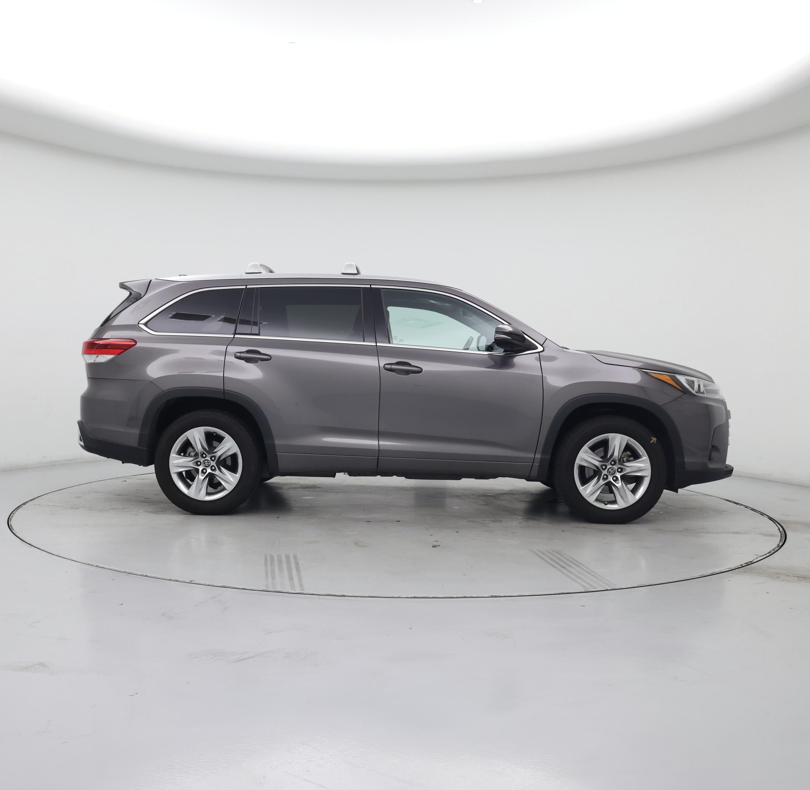 Thumbnail: 2017 Toyota Highlander - 7