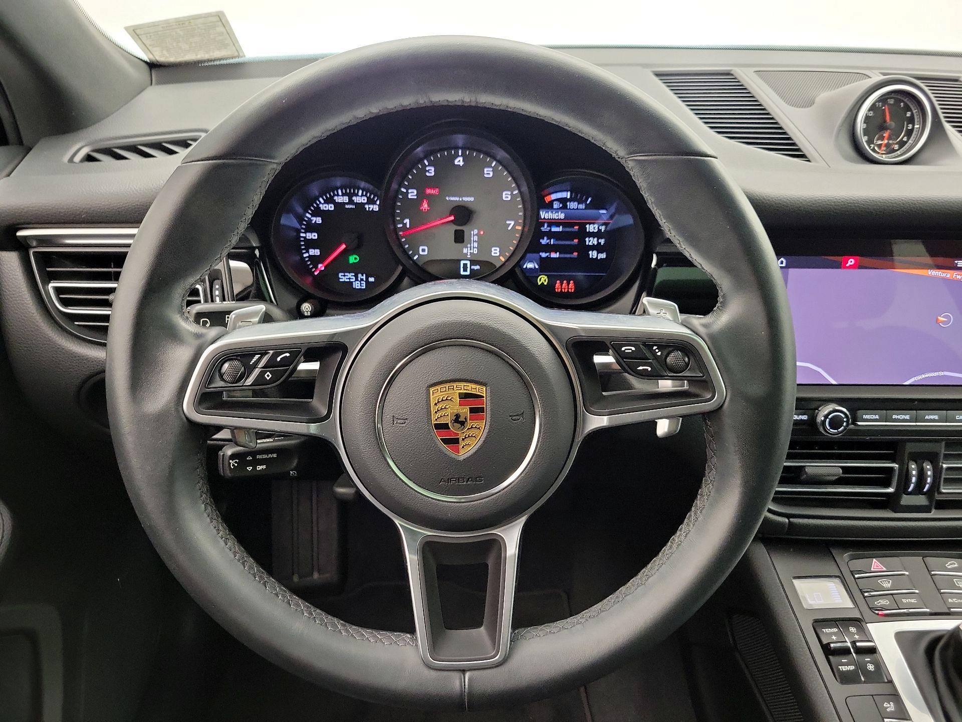 Thumbnail: 2021 Porsche Macan - 10