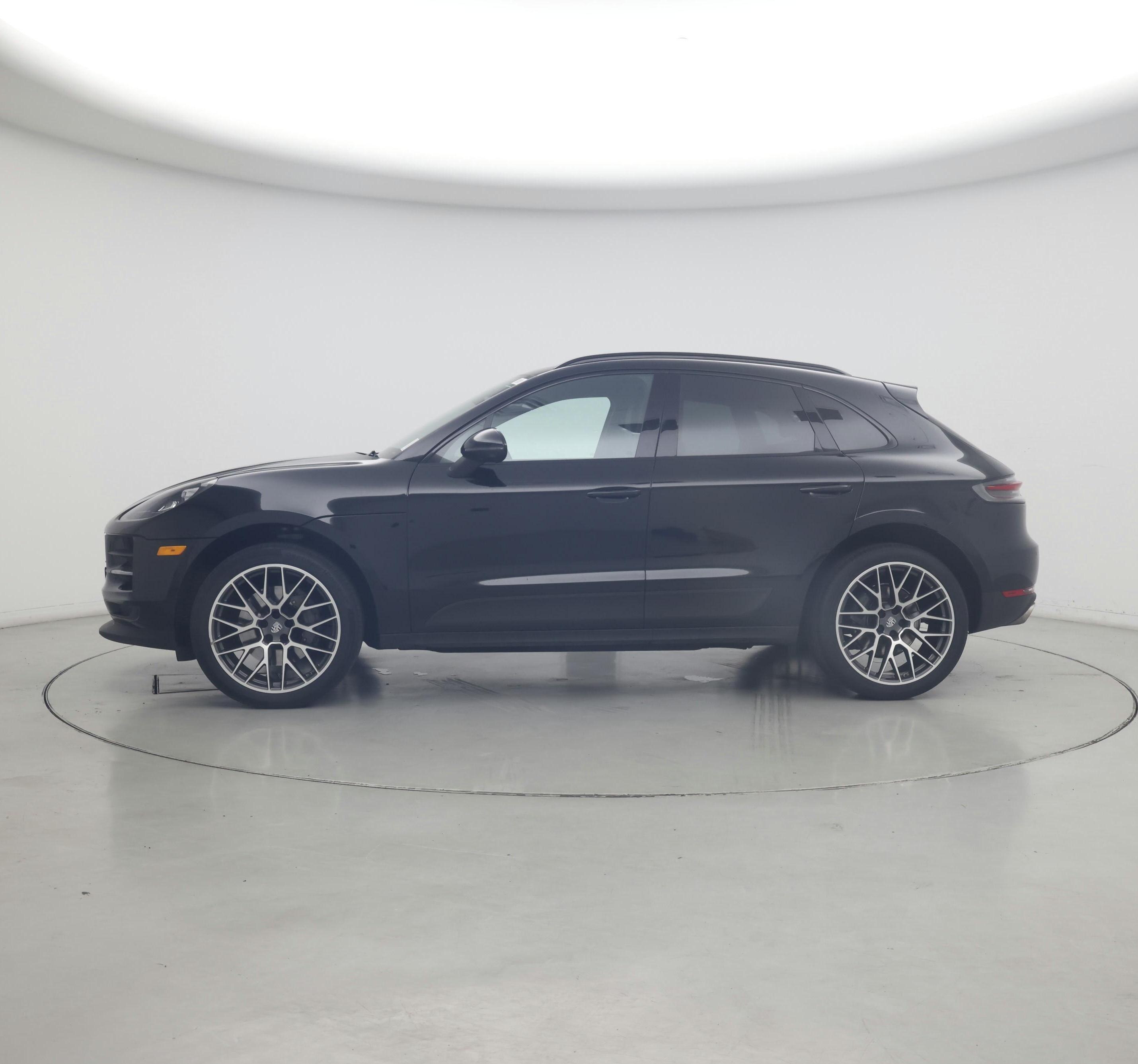 Thumbnail: 2021 Porsche Macan - 3