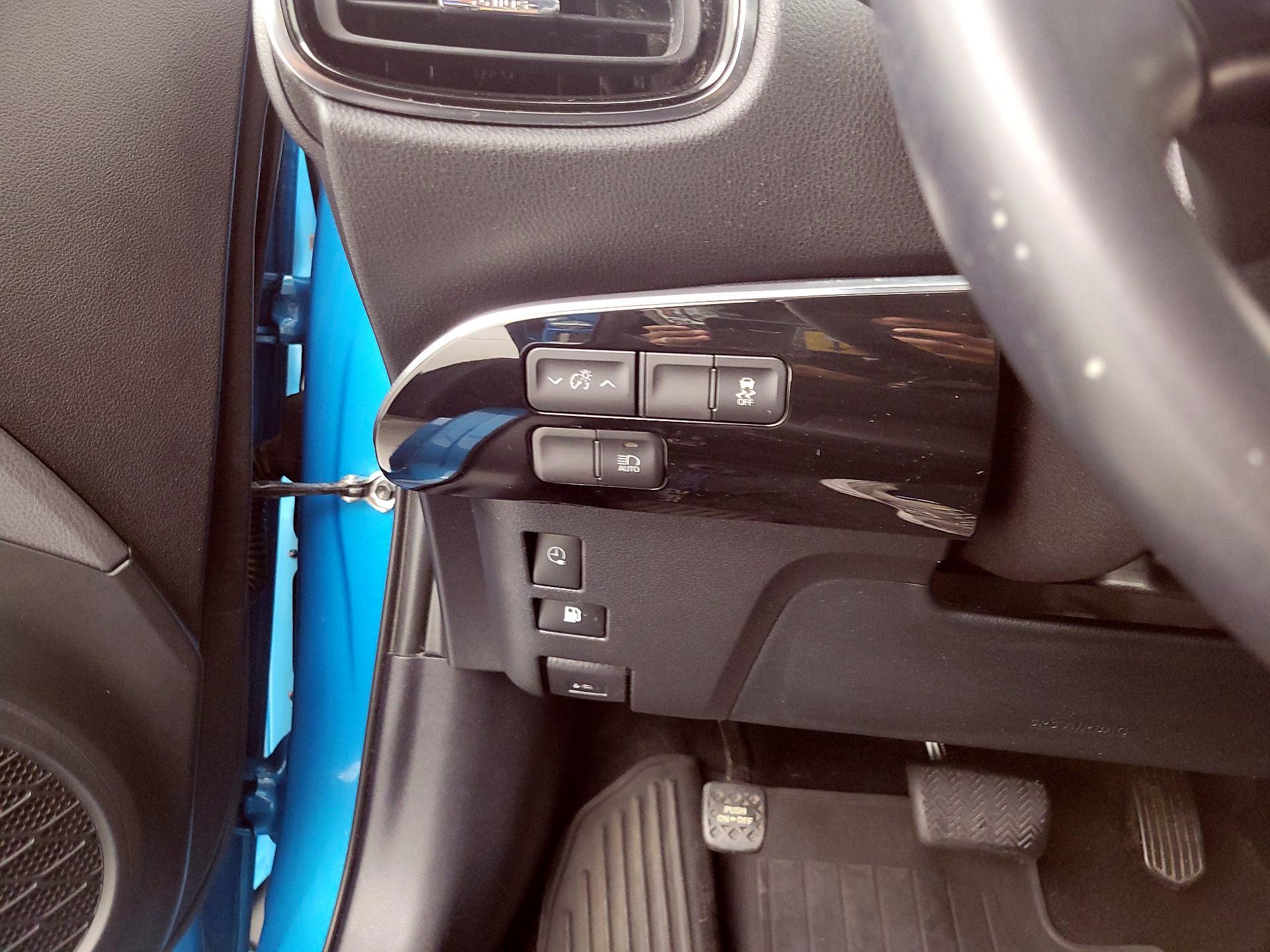 Thumbnail: 2018 Toyota Prius Prime - 13