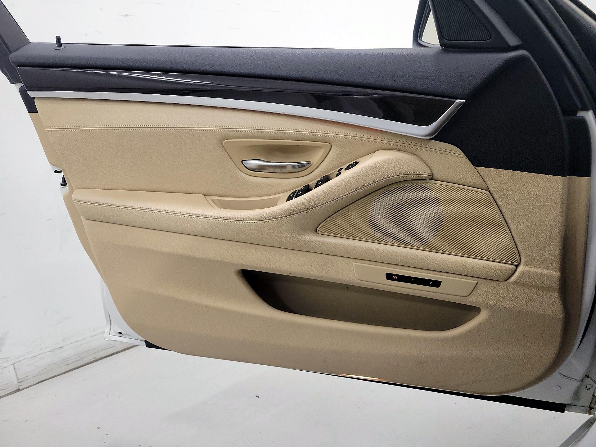 Thumbnail: 2015 BMW 5 Series - 12