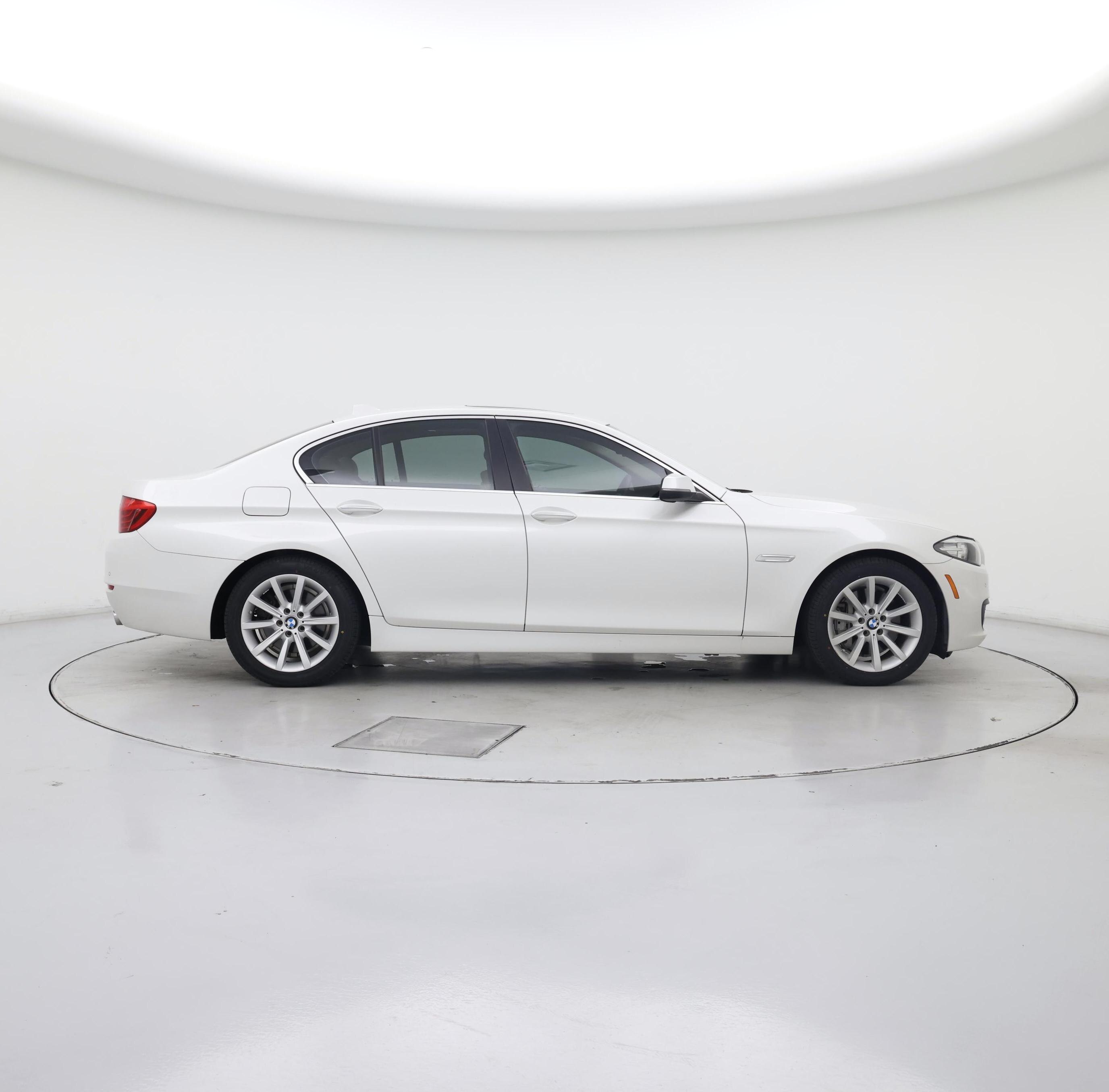 Thumbnail: 2015 BMW 5 Series - 7