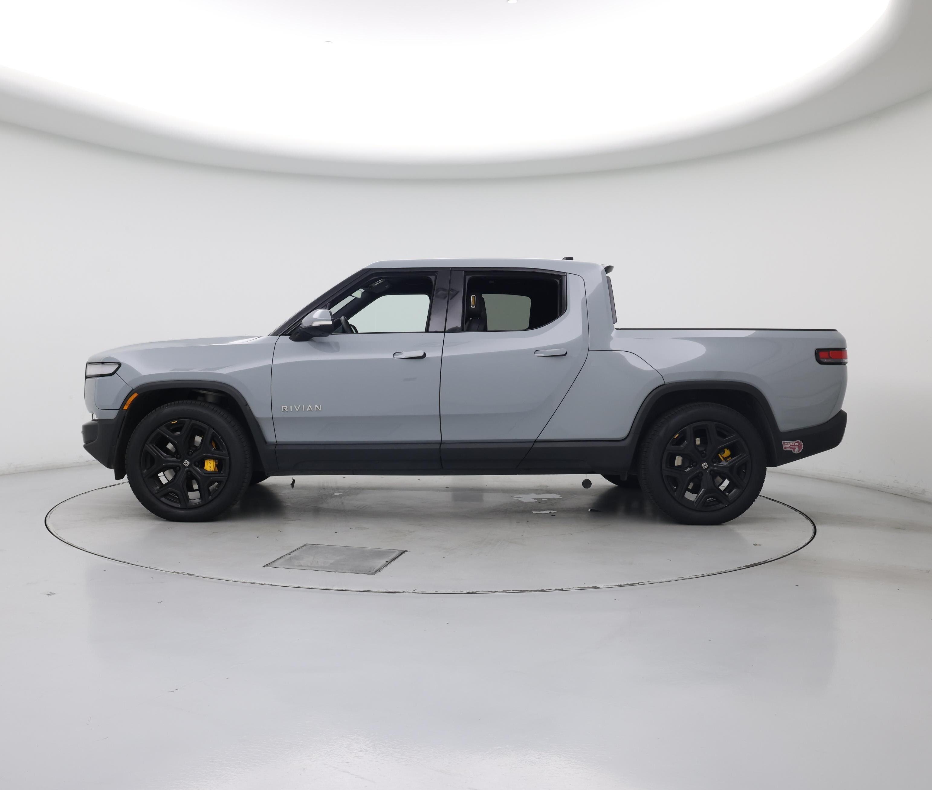 Thumbnail: 2023 Rivian R1T - 3