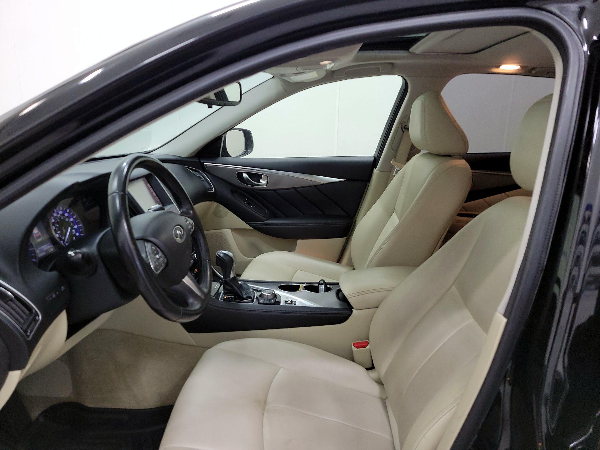 Thumbnail: 2015 INFINITI Q50 - 11
