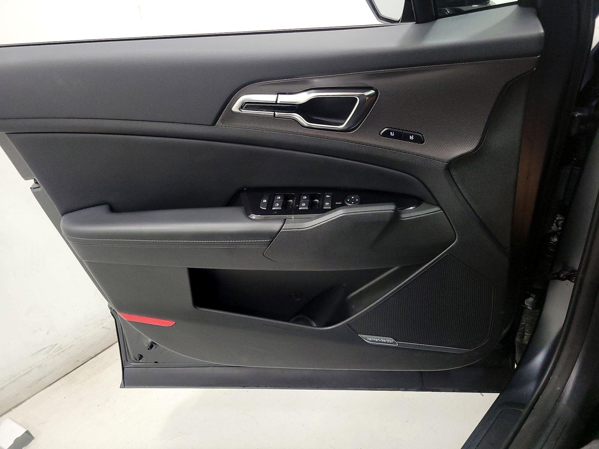 Thumbnail: 2023 Kia Sportage - 12