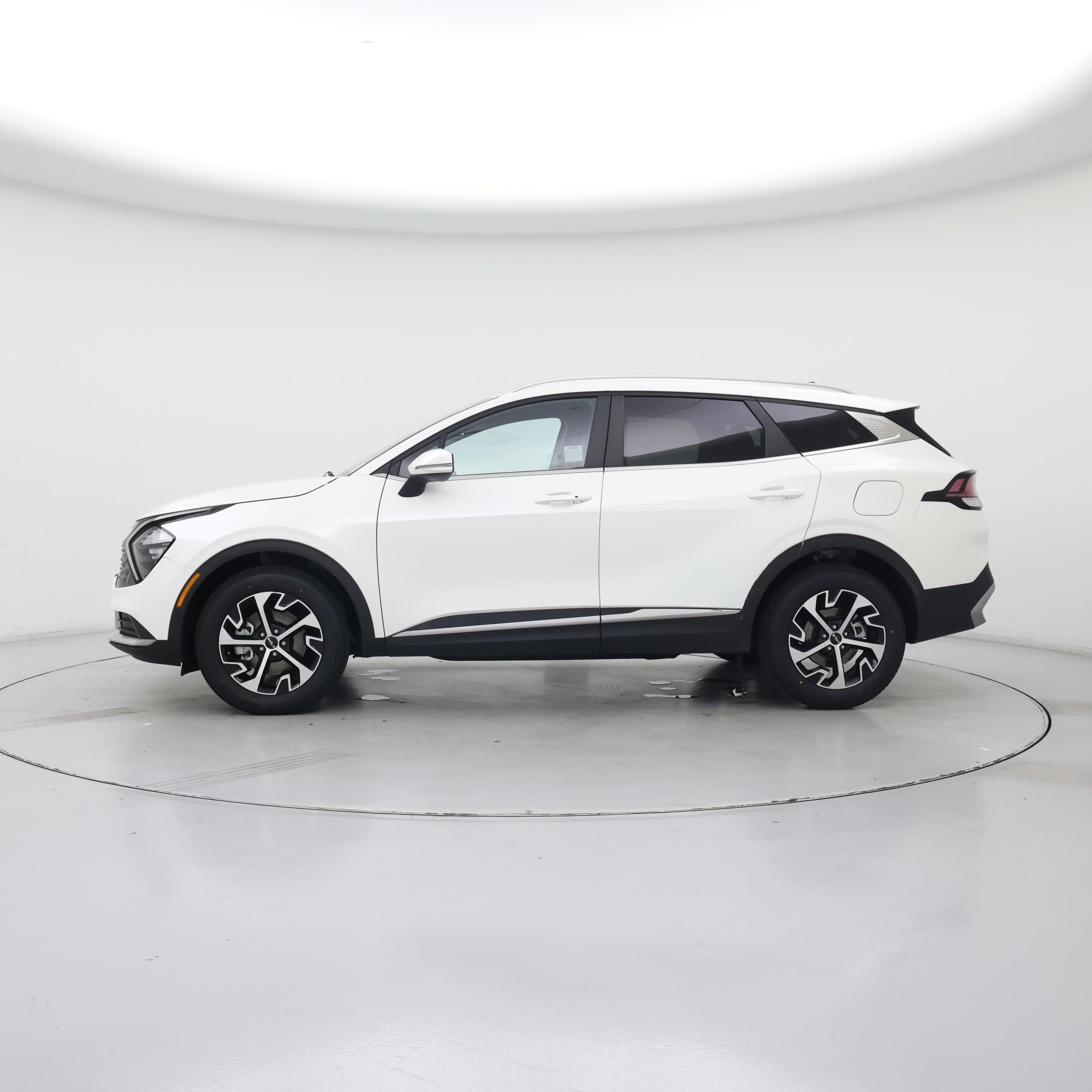 Thumbnail: 2023 Kia Sportage - 3