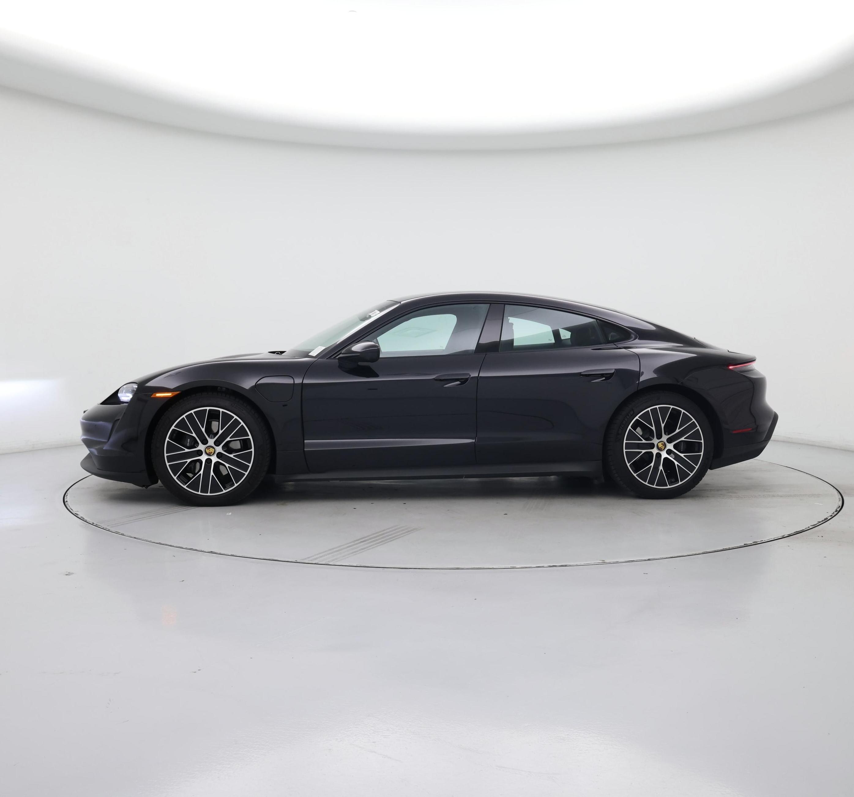 Thumbnail: 2022 Porsche Taycan - 3