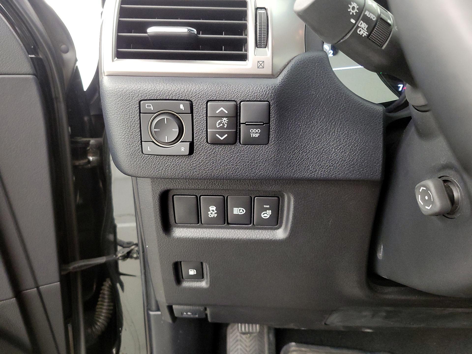 Thumbnail: 2023 Lexus GX - 13