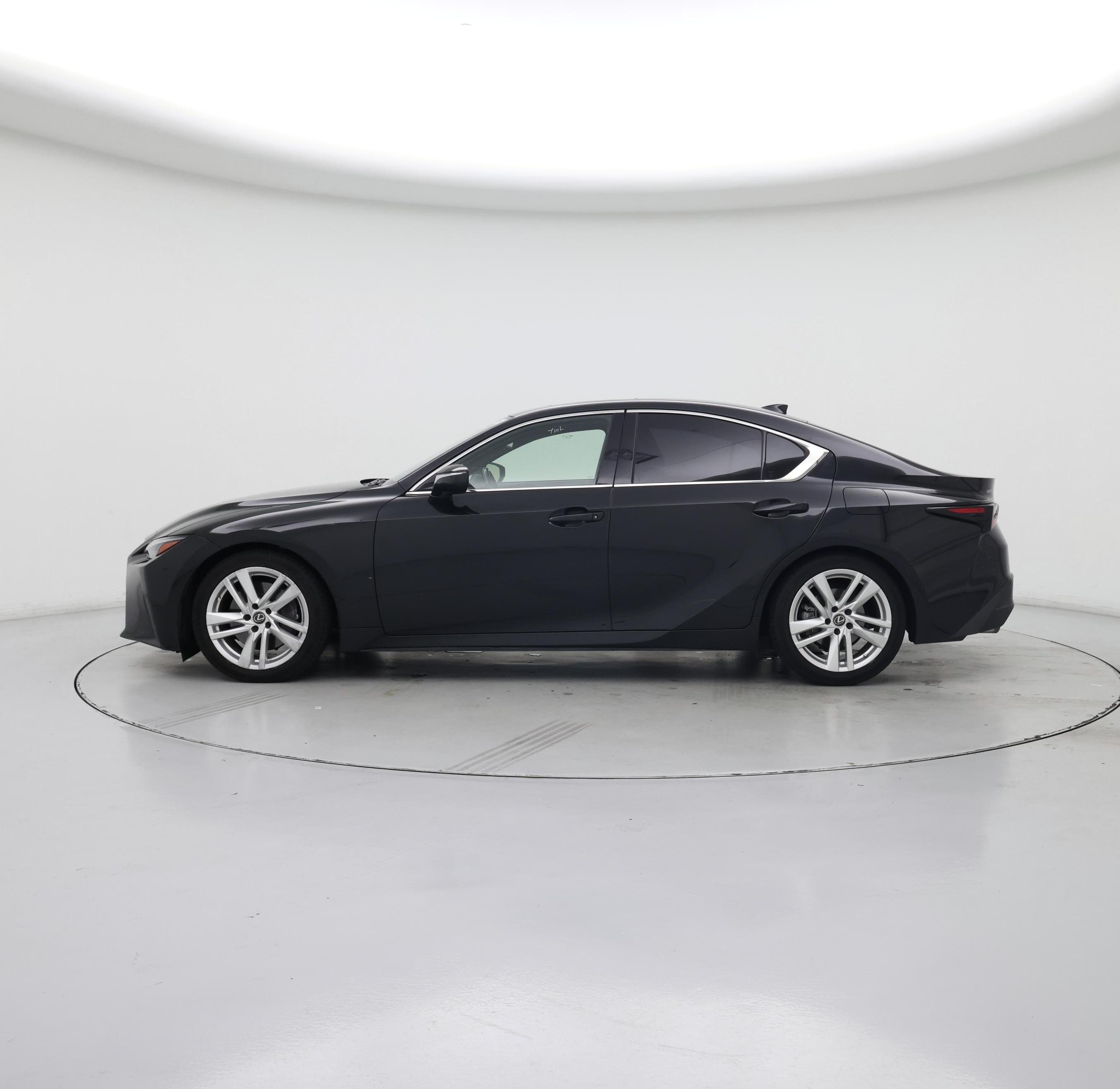 Thumbnail: 2021 Lexus IS - 3