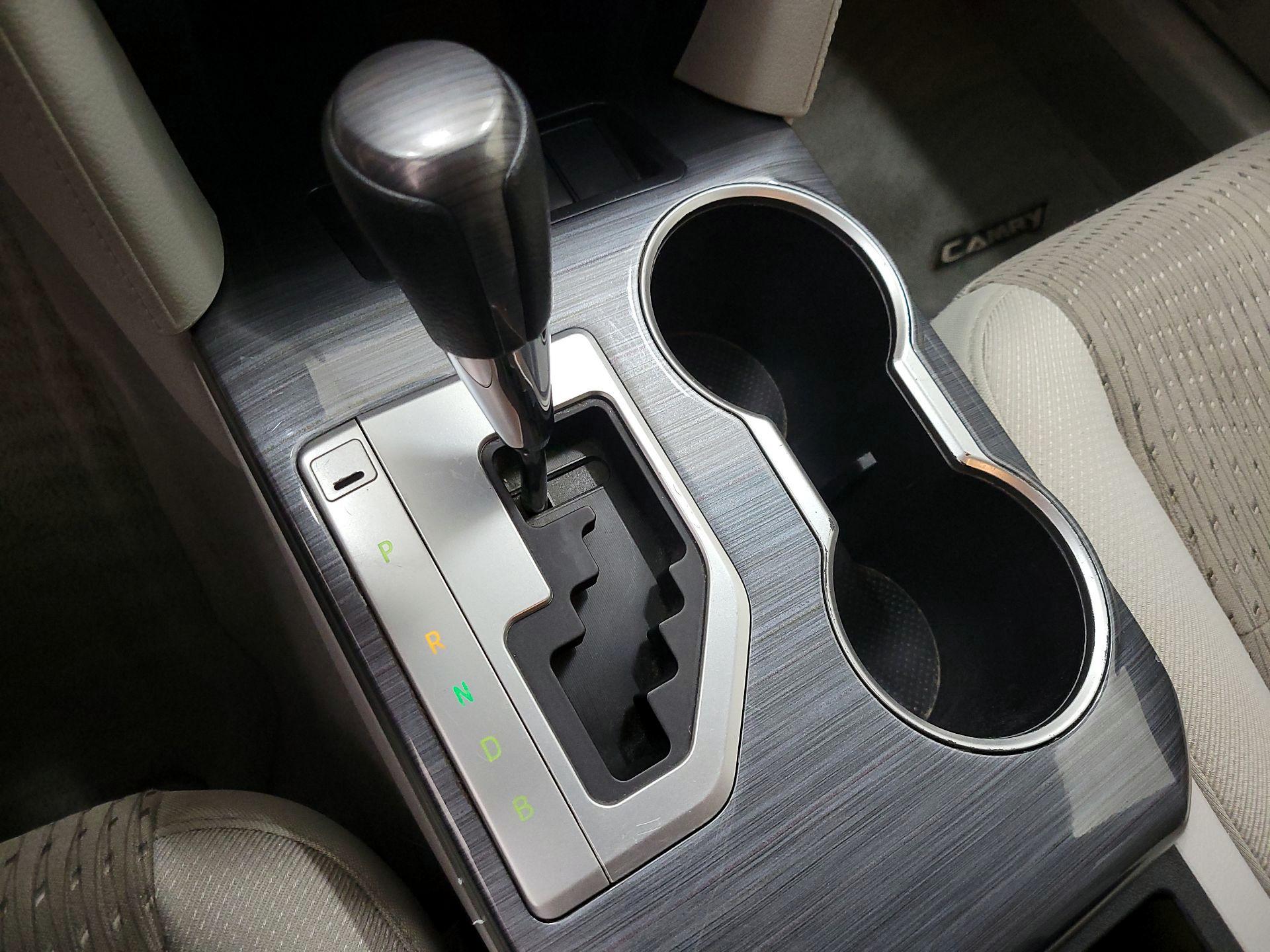 Thumbnail: 2014 Toyota Camry - 17