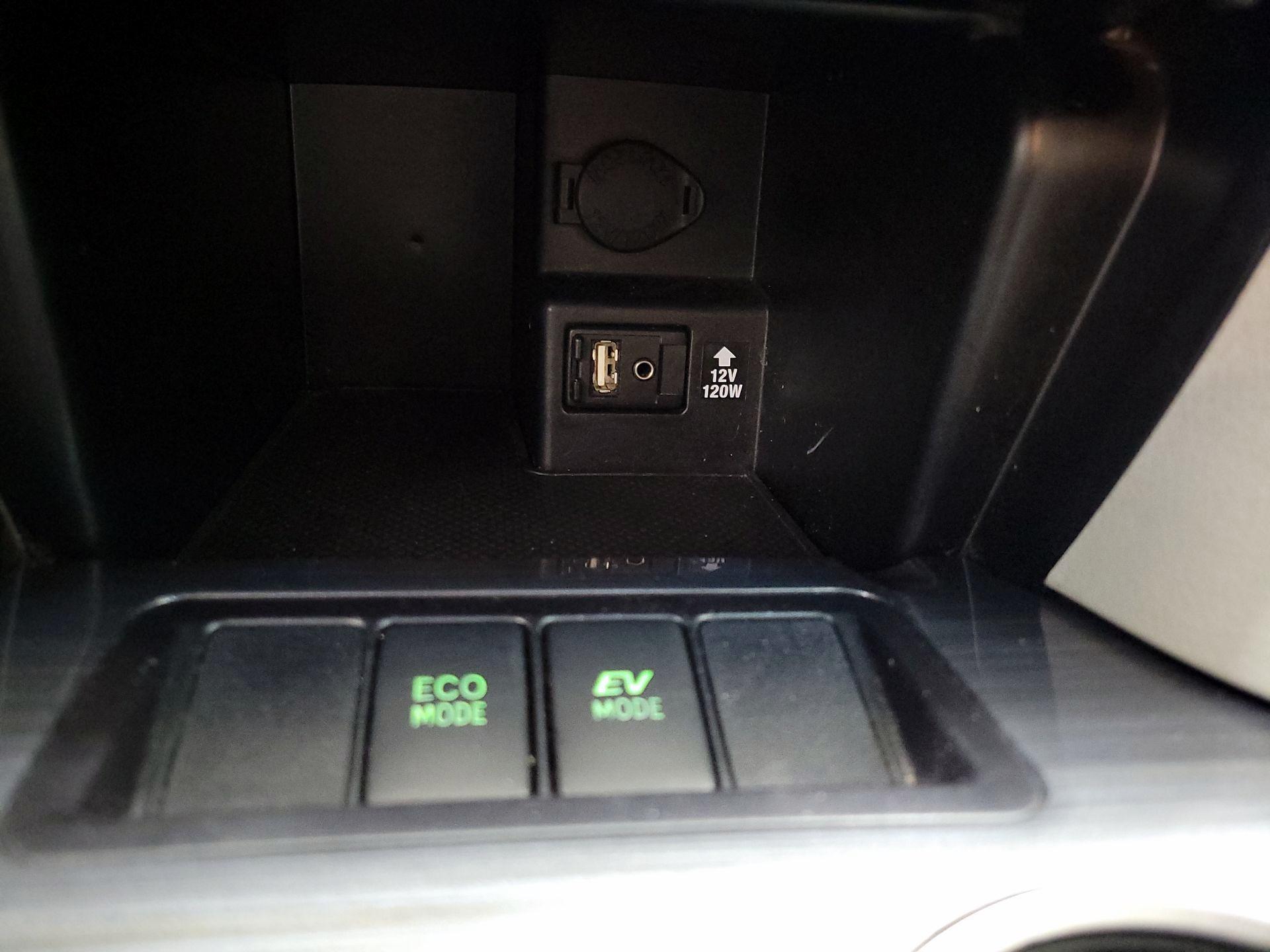 Thumbnail: 2014 Toyota Camry - 18