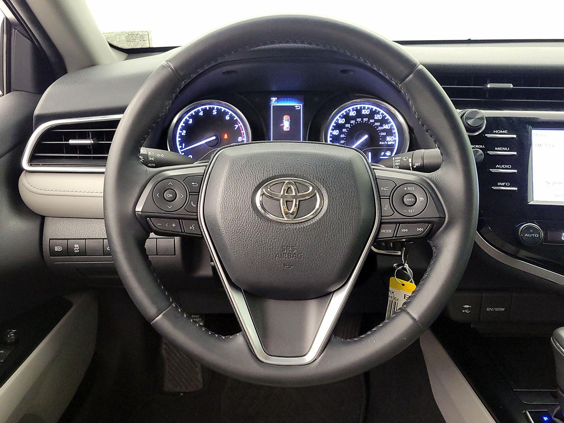Thumbnail: 2018 Toyota Camry - 10