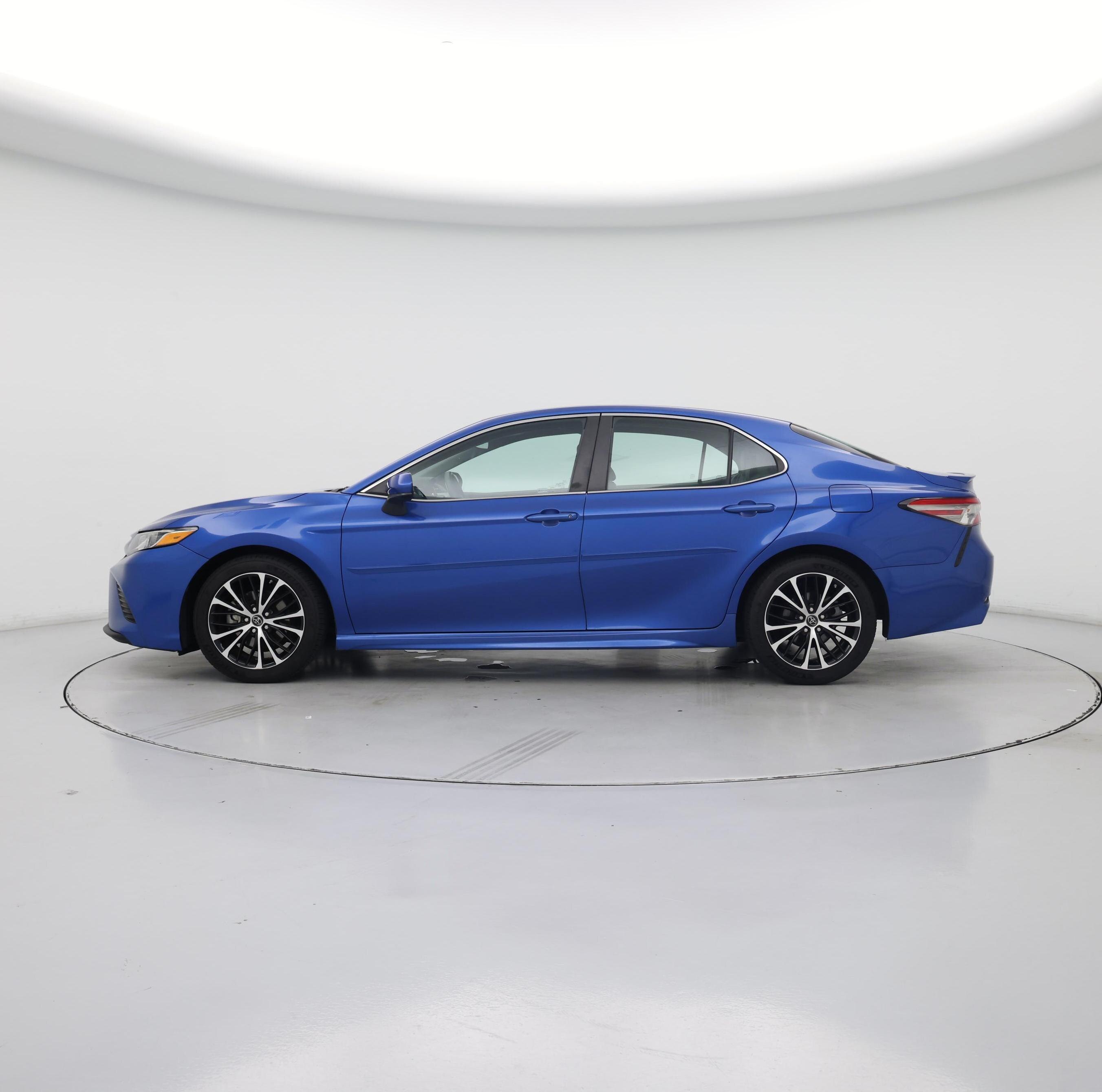 Thumbnail: 2018 Toyota Camry - 3