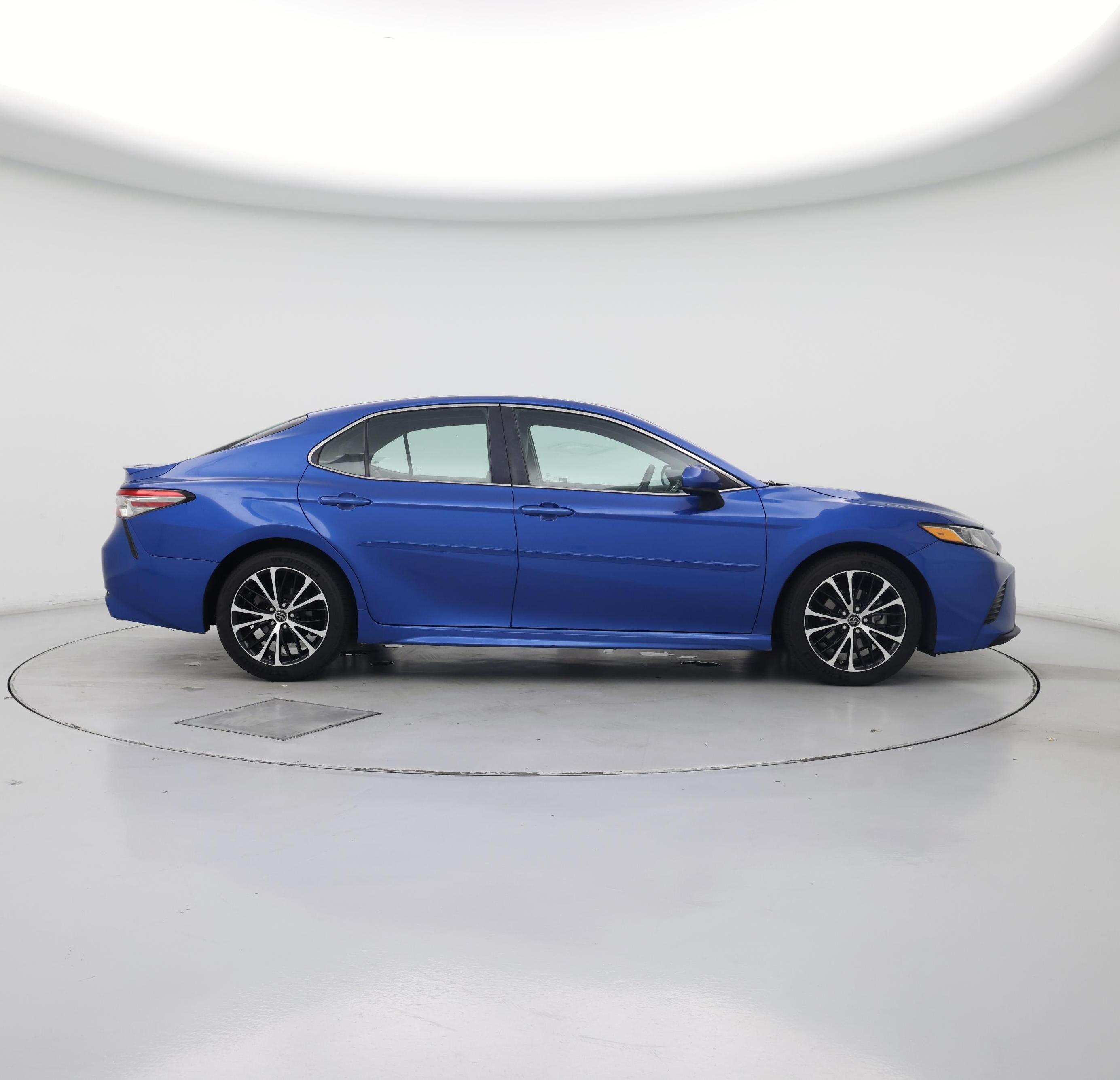 Thumbnail: 2018 Toyota Camry - 7