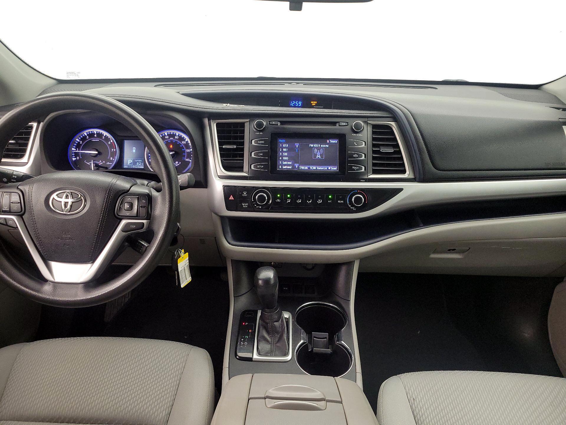 Thumbnail: 2016 Toyota Highlander - 9