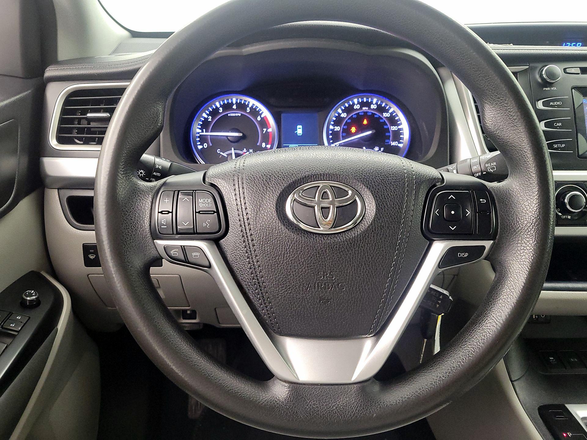 Thumbnail: 2016 Toyota Highlander - 10