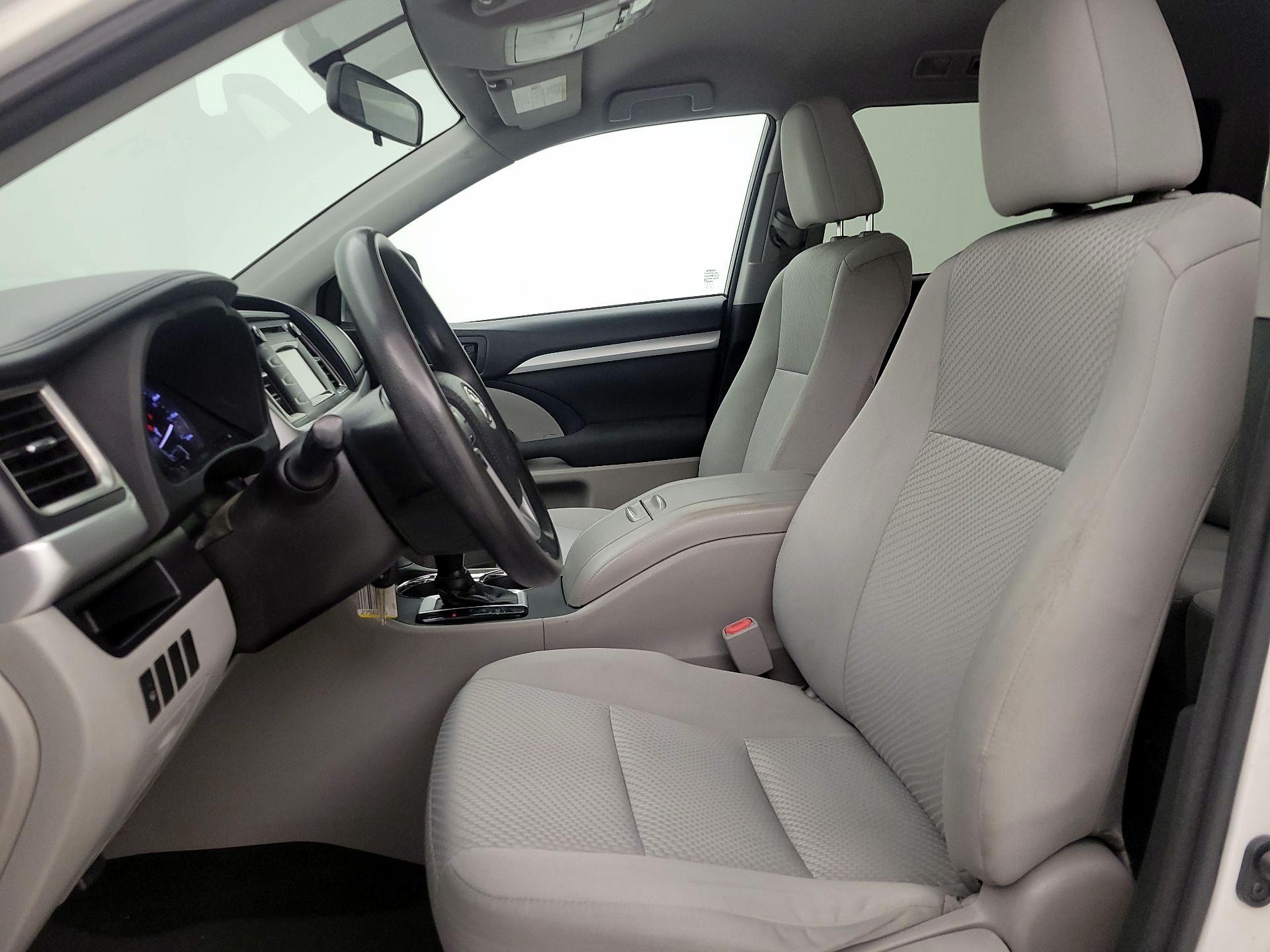 Thumbnail: 2016 Toyota Highlander - 11