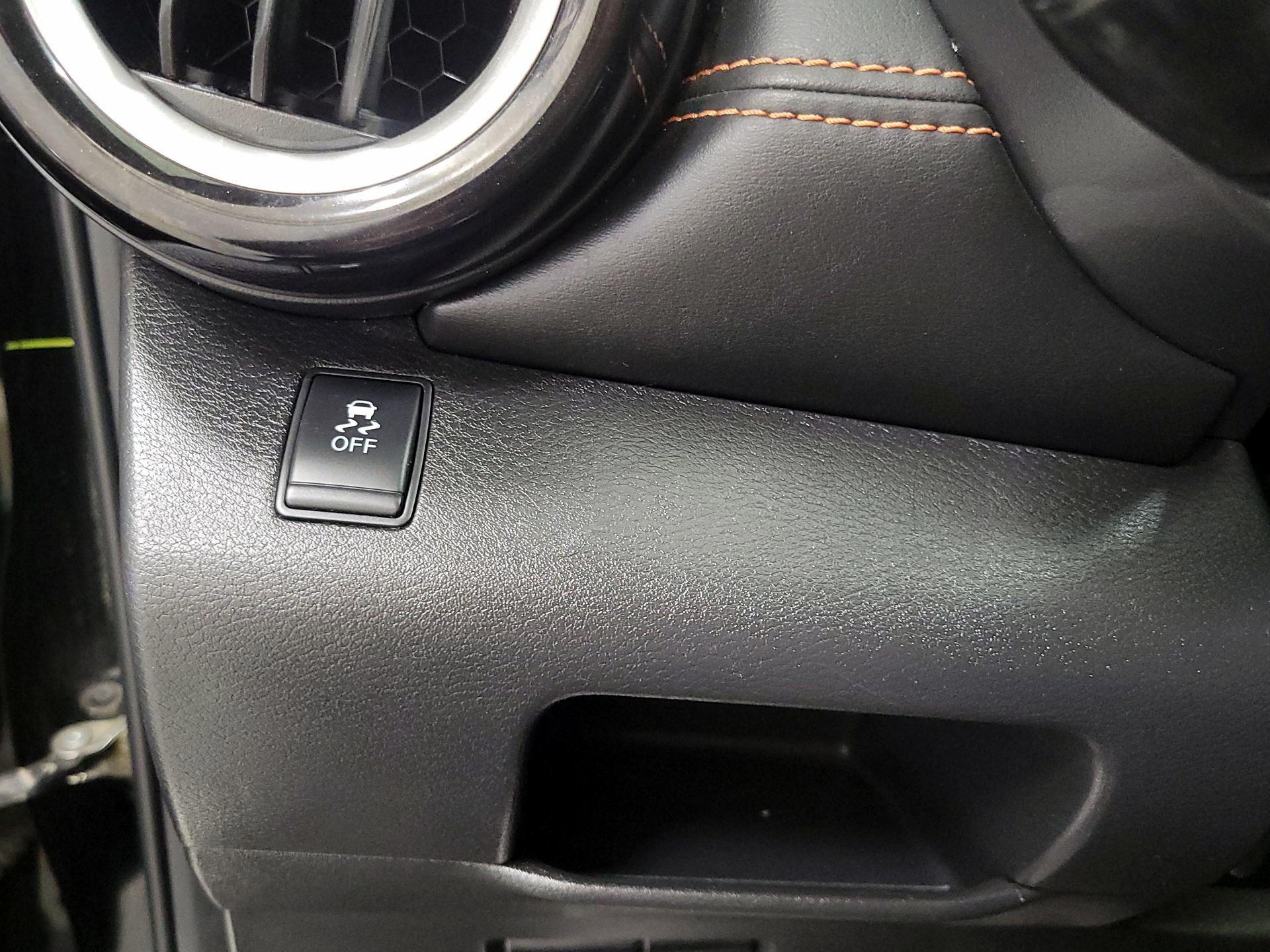 Thumbnail: 2019 Nissan Kicks - 13