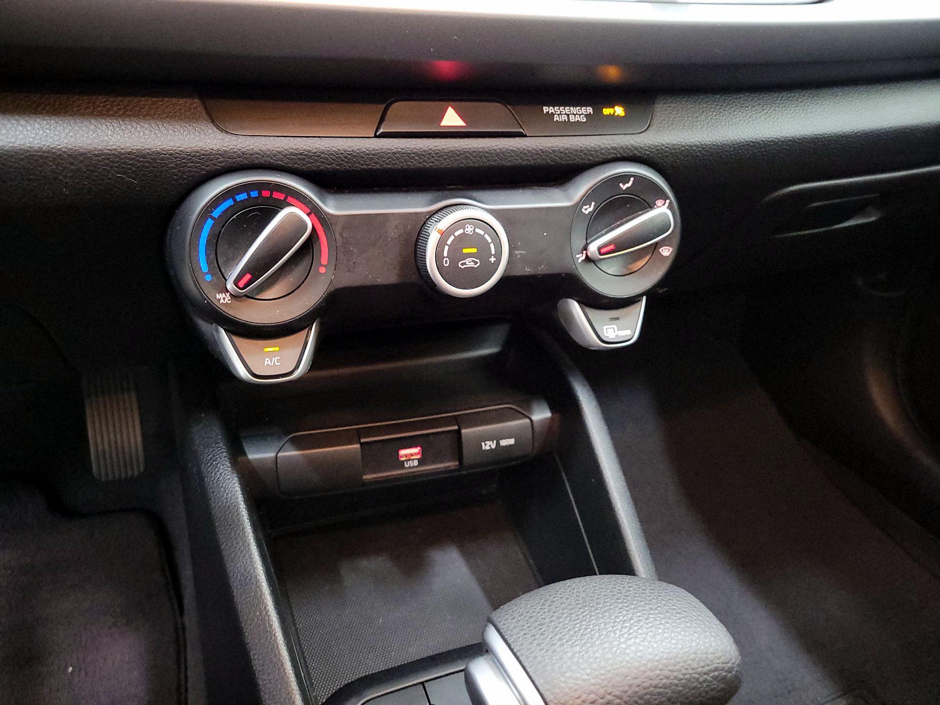 Thumbnail: 2021 Kia Rio5 - 16