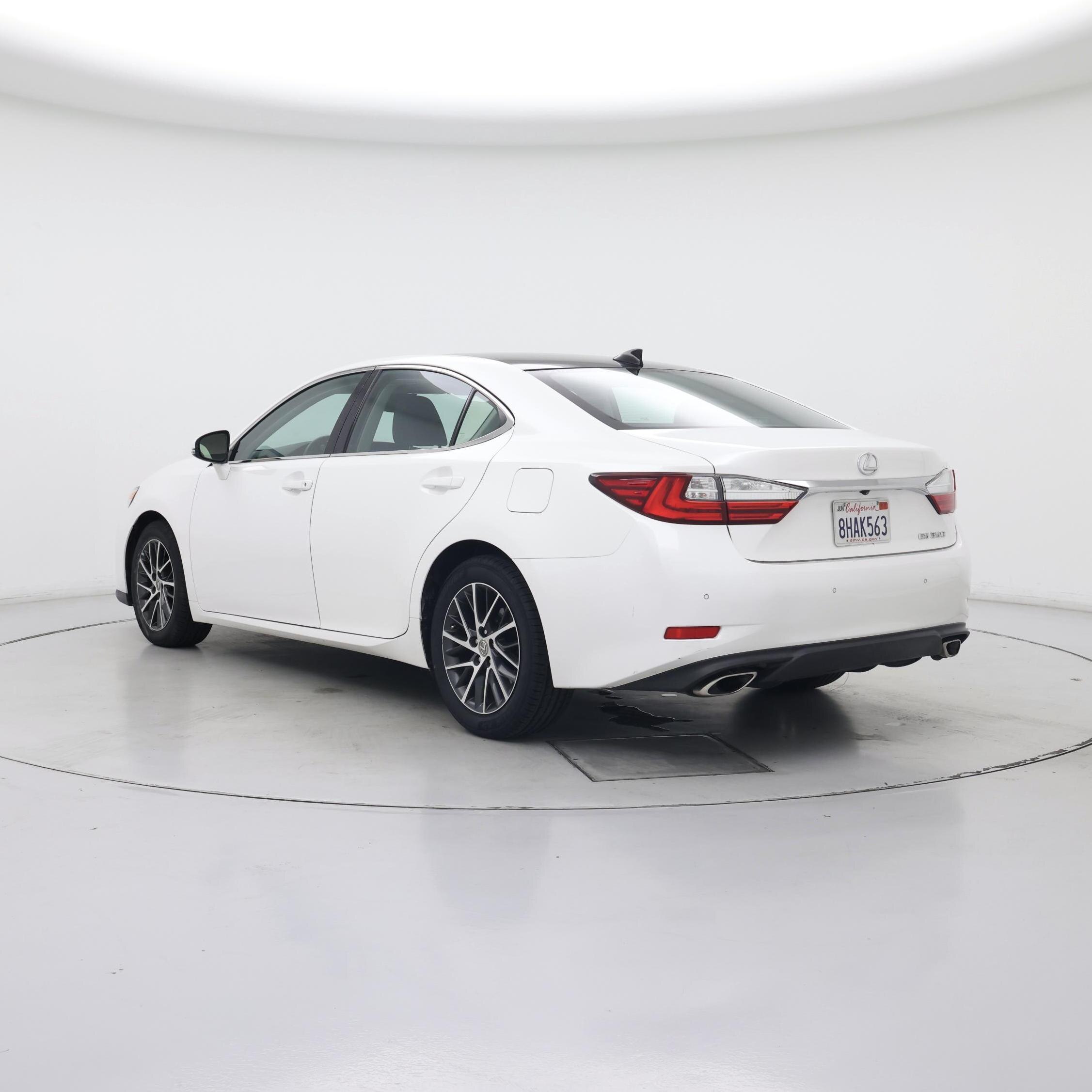 Thumbnail: 2017 Lexus ES - 2