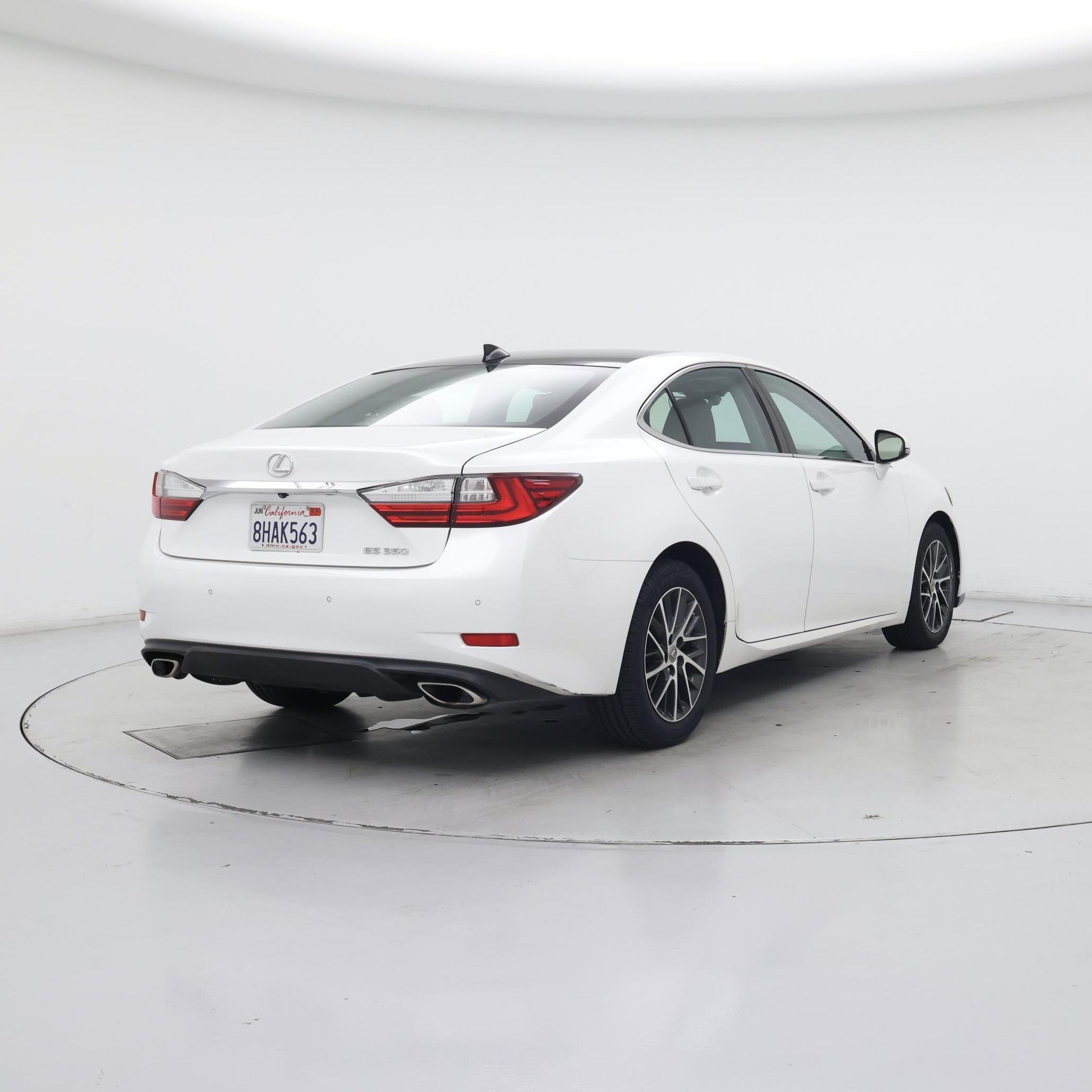 Thumbnail: 2017 Lexus ES - 8