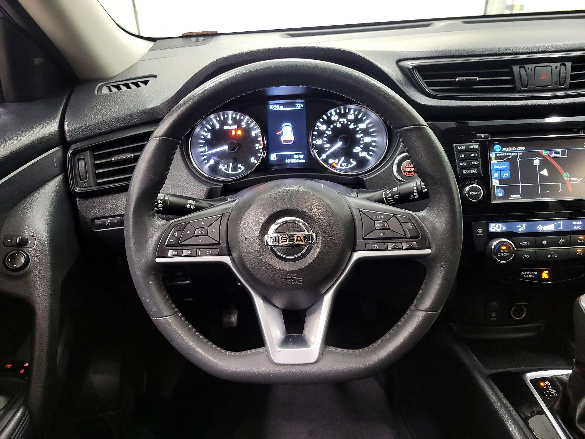 Thumbnail: 2017 Nissan Rogue - 10