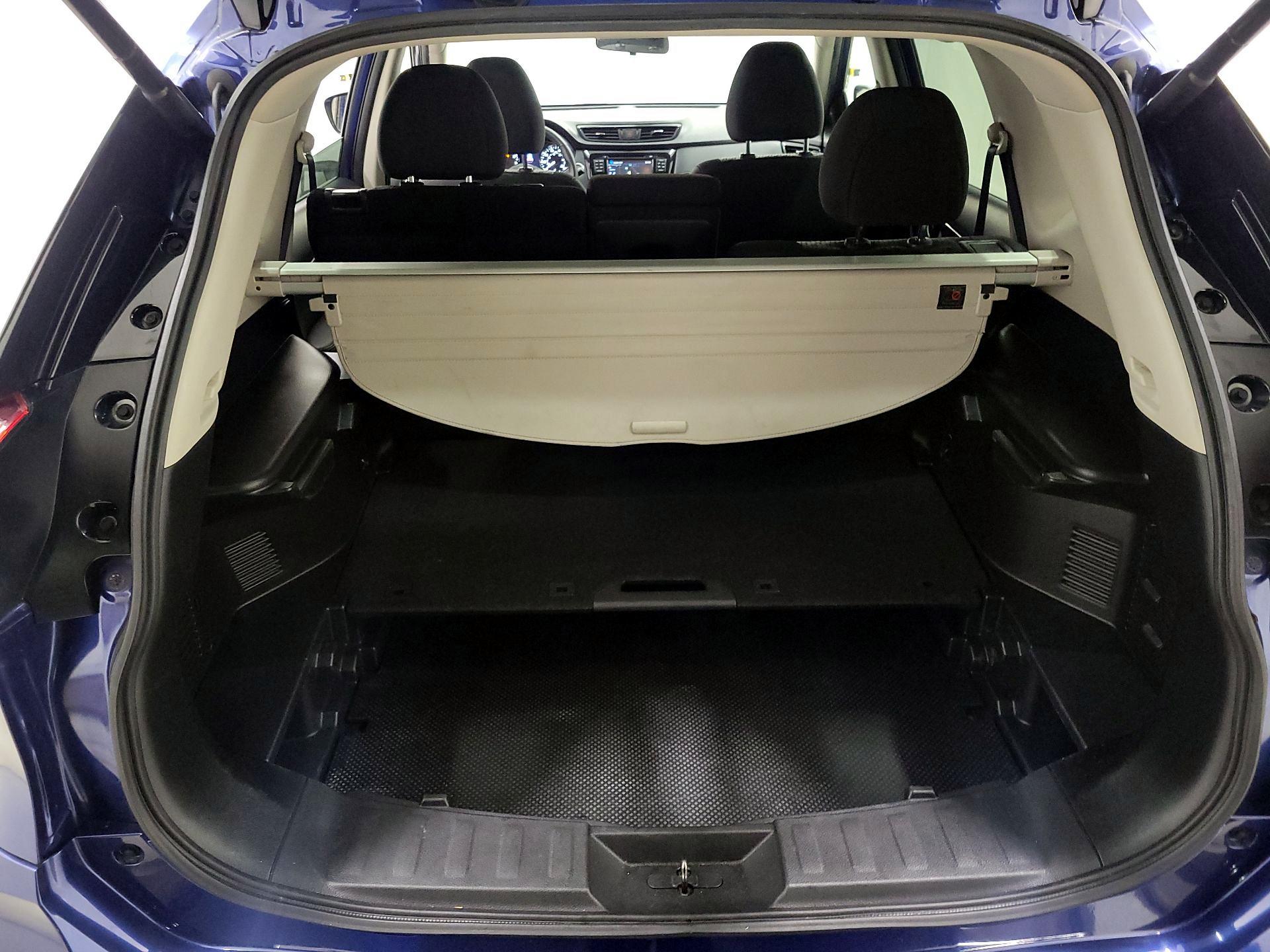 Thumbnail: 2017 Nissan Rogue - 20