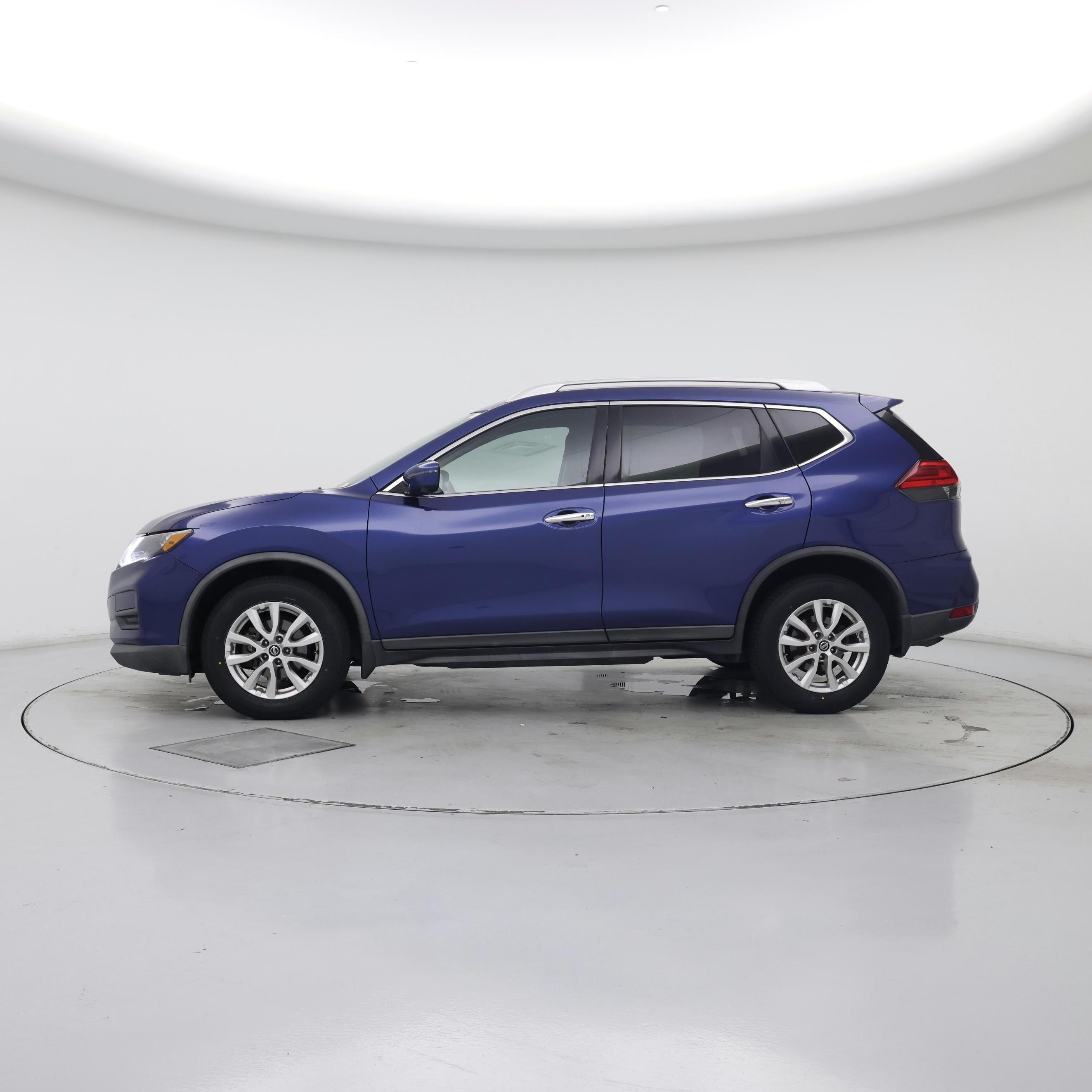 Thumbnail: 2017 Nissan Rogue - 3