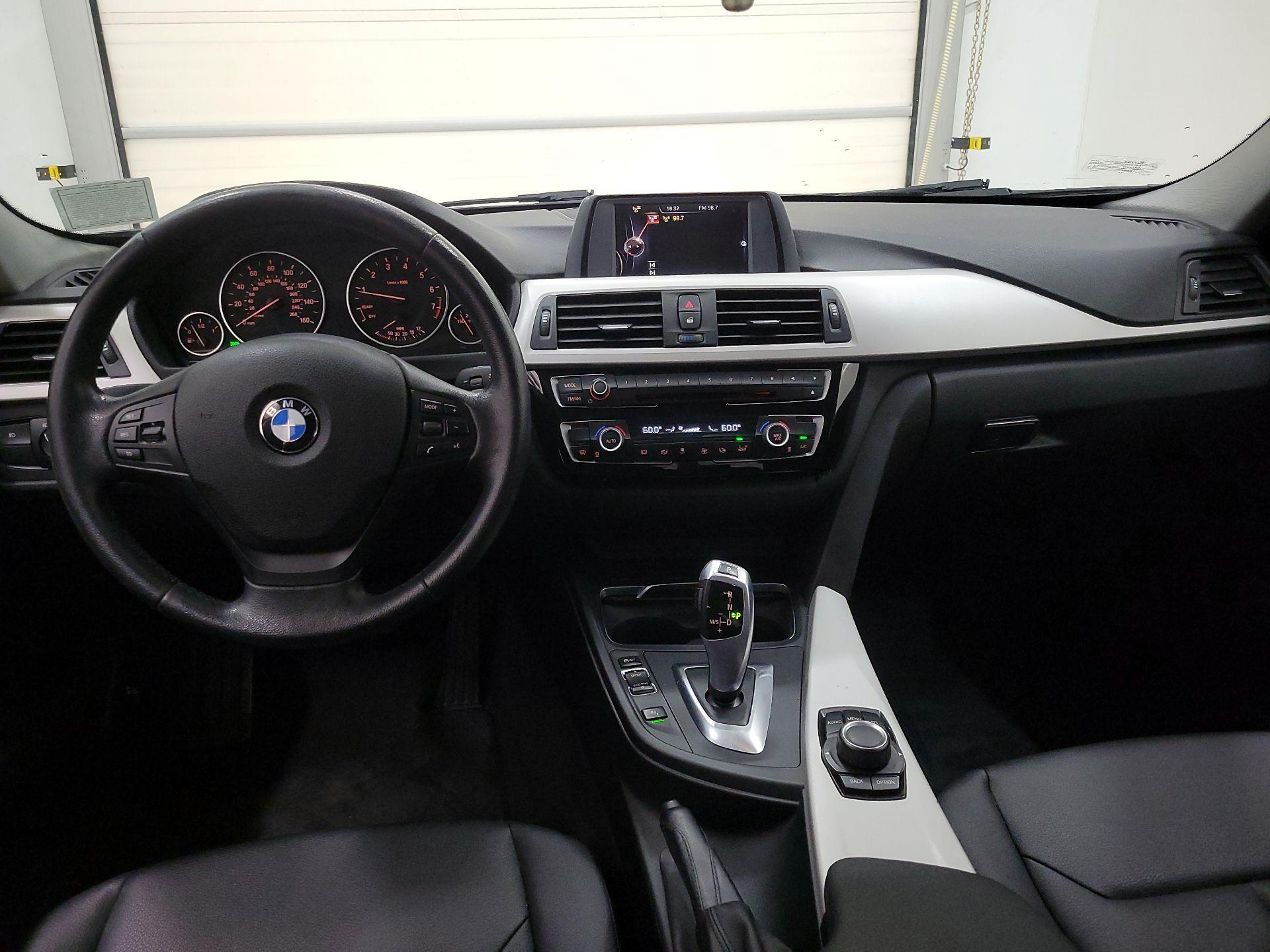 Thumbnail: 2017 BMW 3 Series - 9