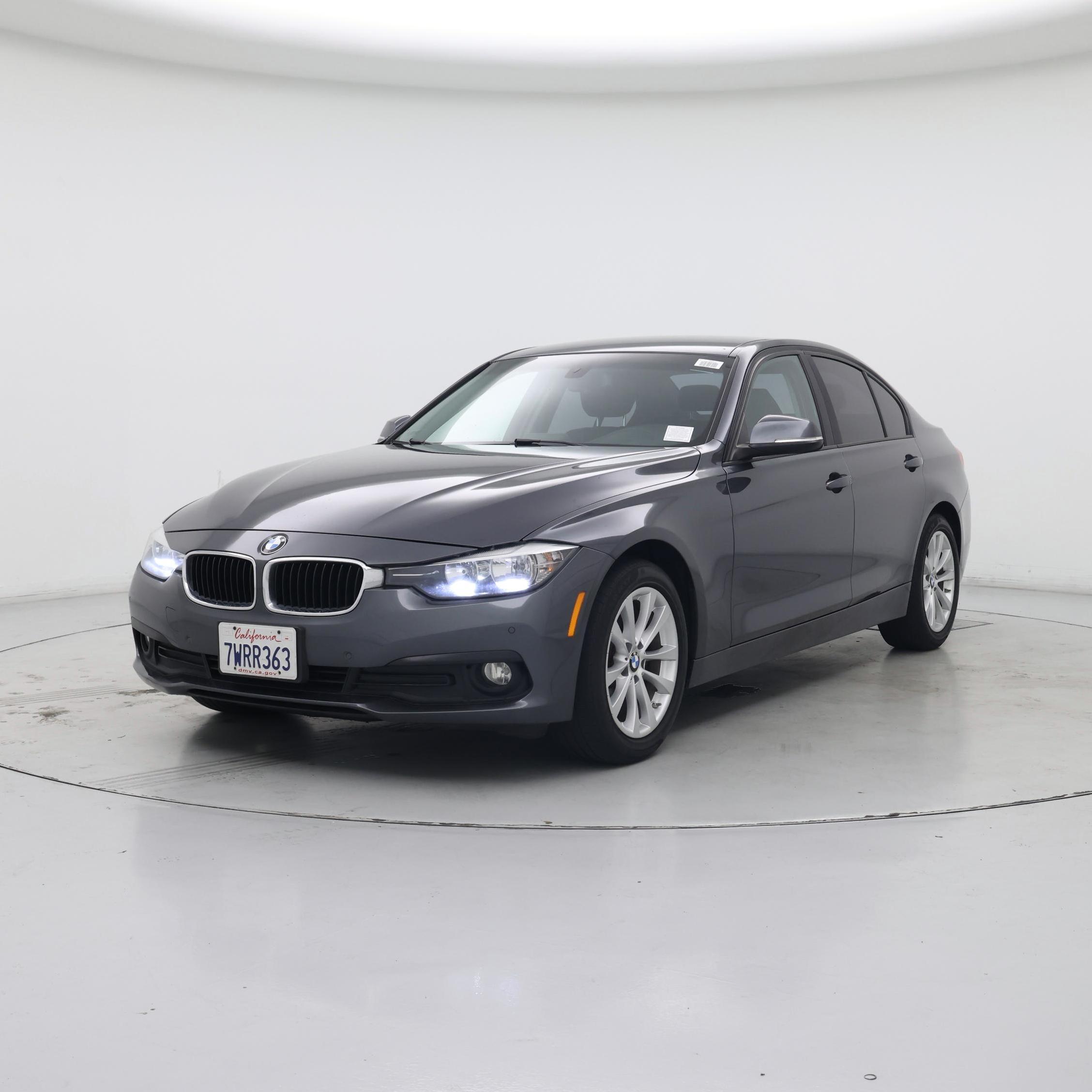 Thumbnail: 2017 BMW 3 Series - 4