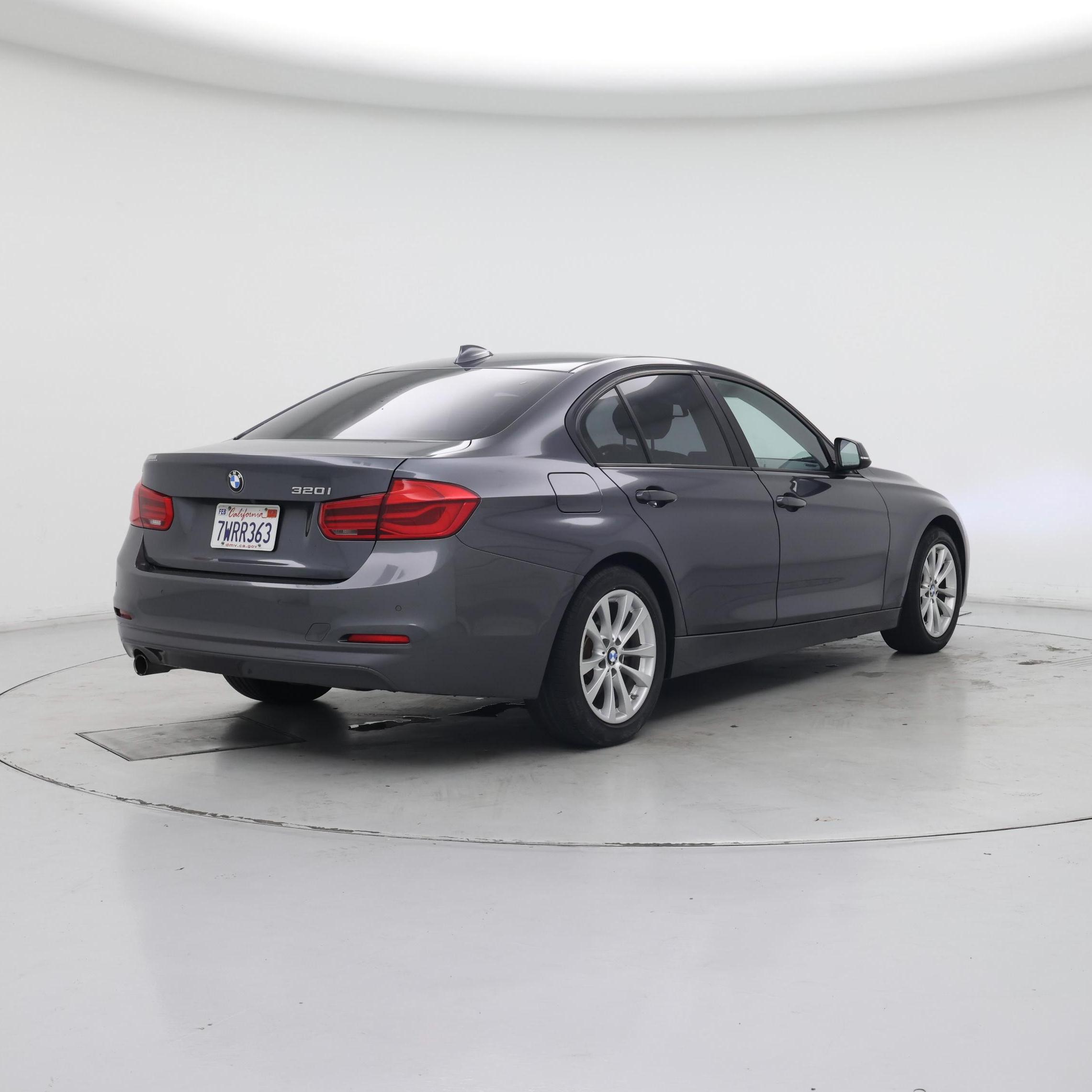 Thumbnail: 2017 BMW 3 Series - 8