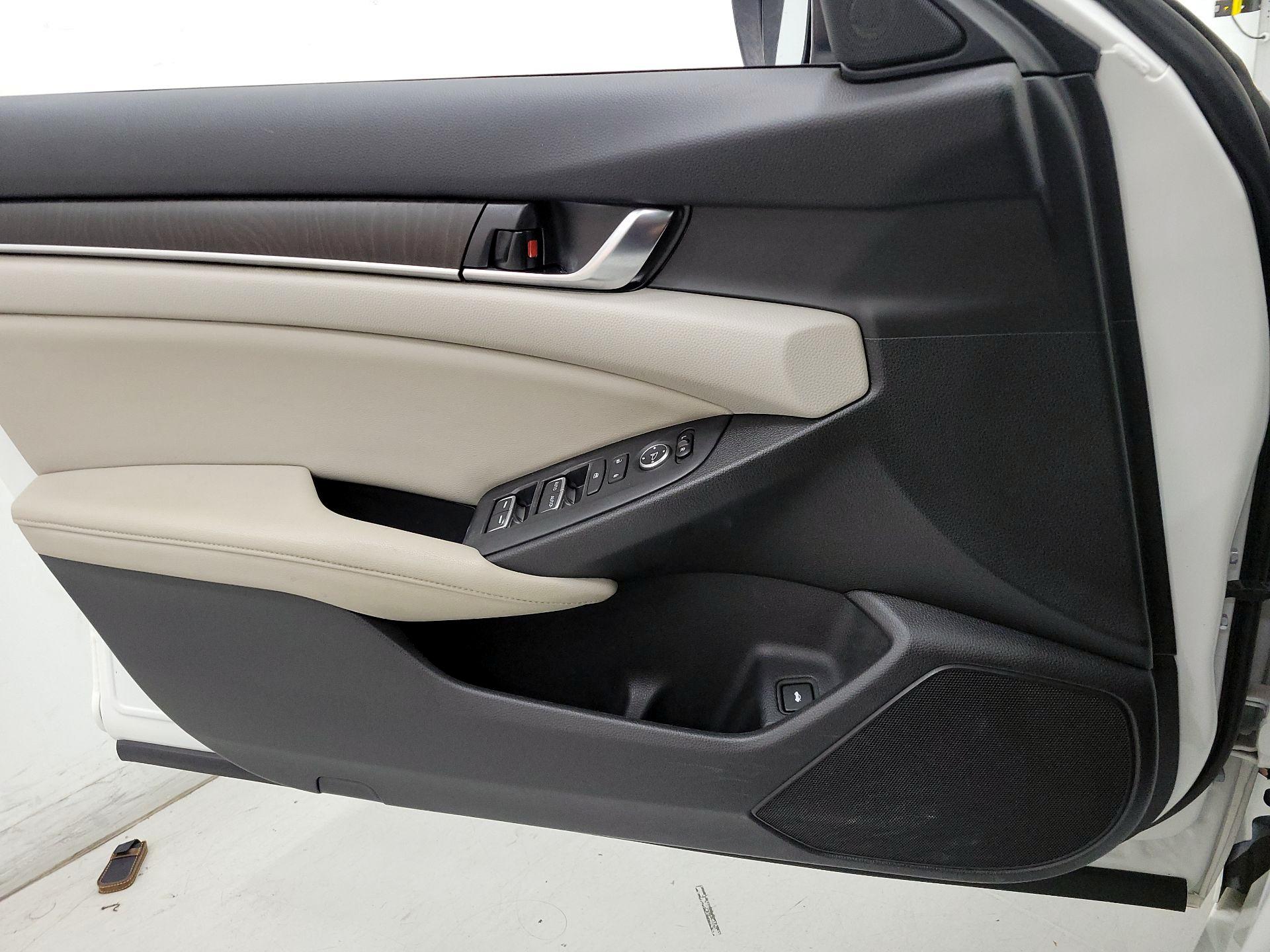 Thumbnail: 2018 Honda Accord - 12