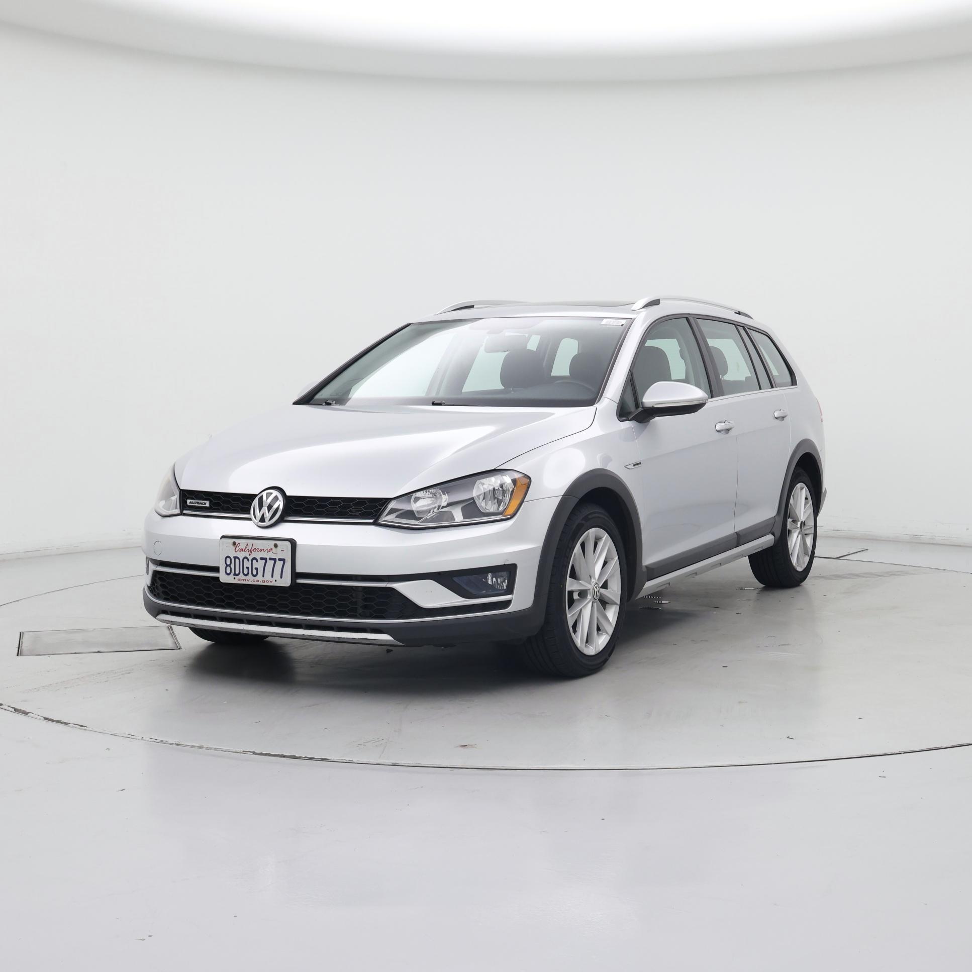 Thumbnail: 2017 Volkswagen Golf - 4