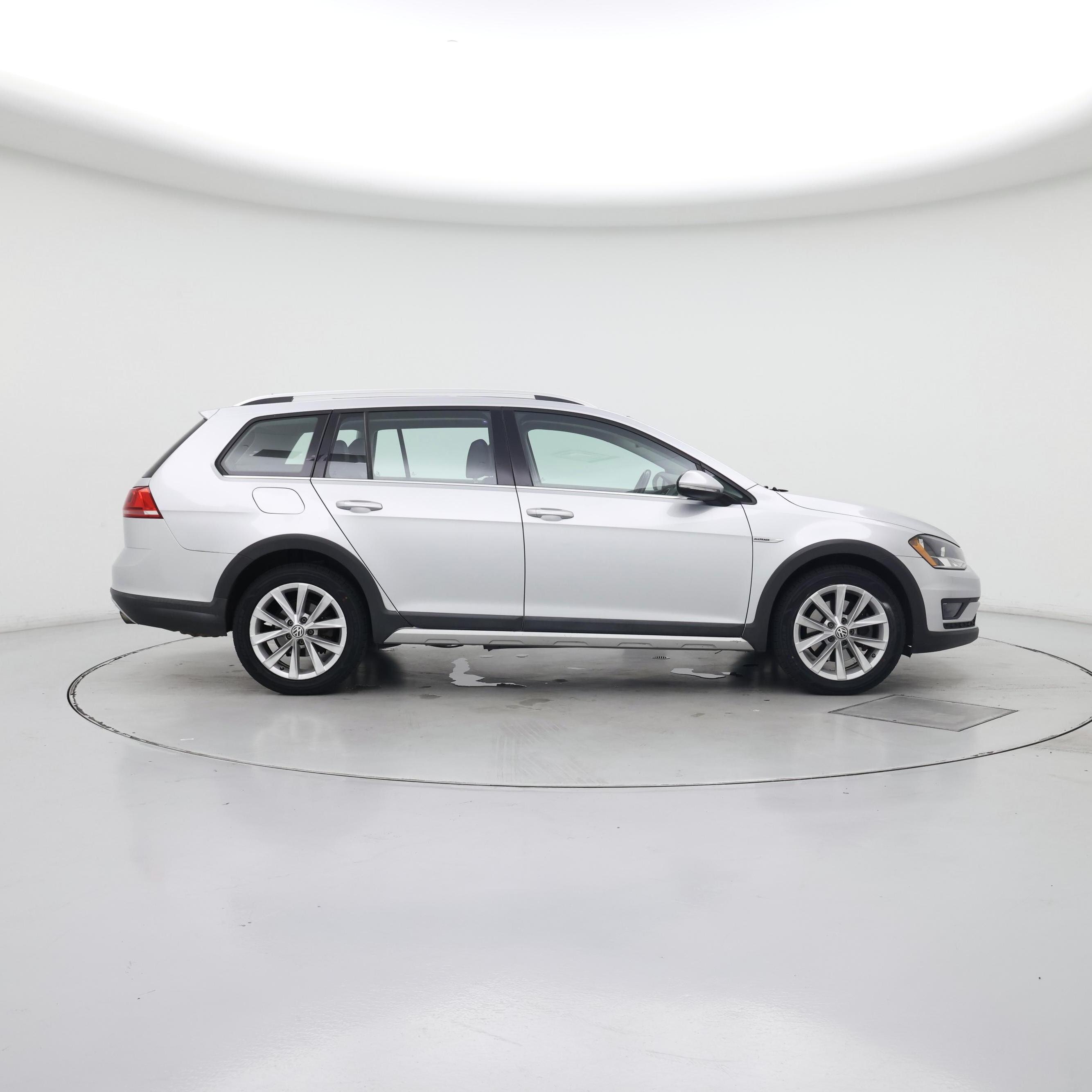 Thumbnail: 2017 Volkswagen Golf - 7
