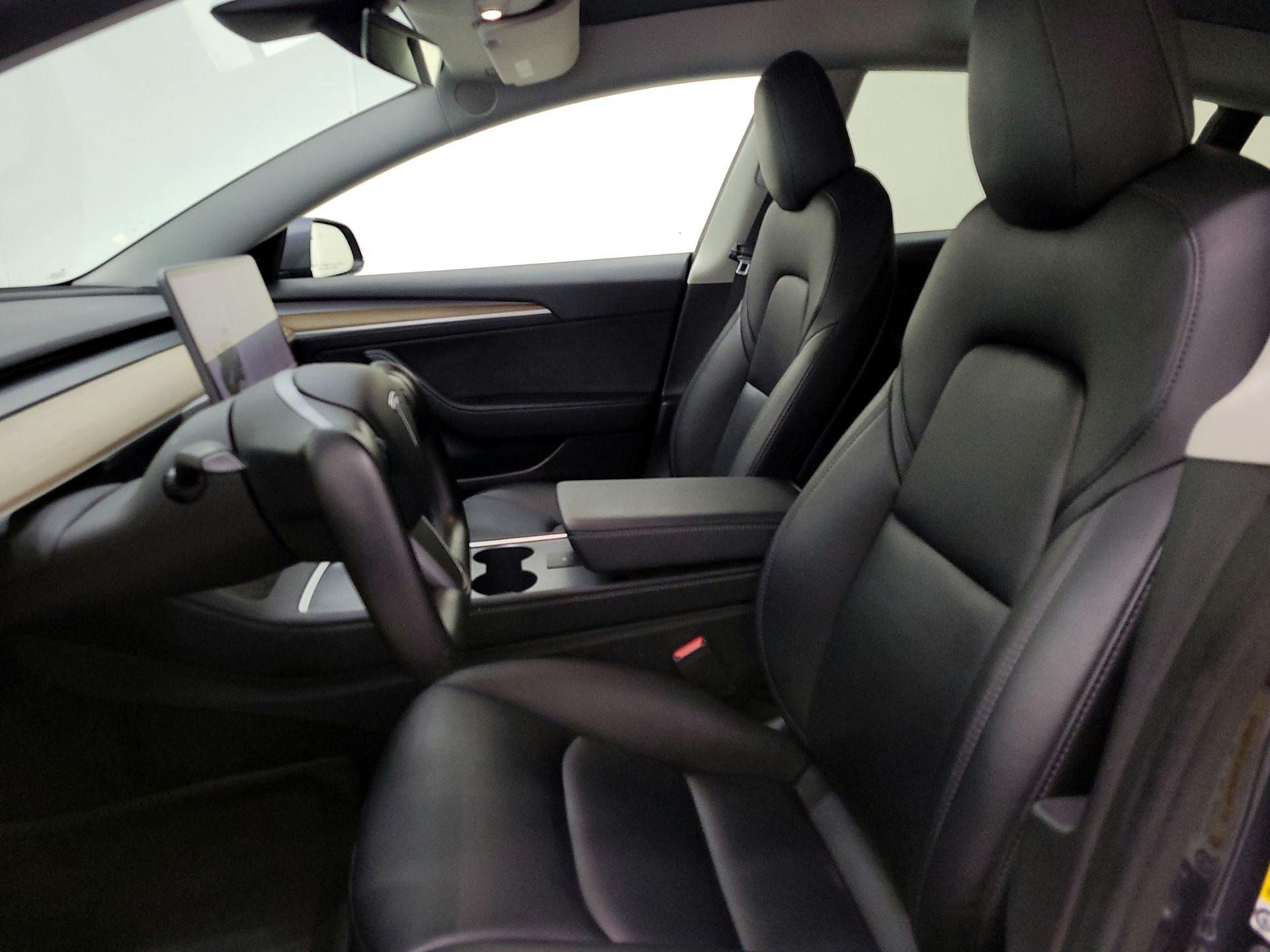 Thumbnail: 2022 Tesla Model 3 - 11