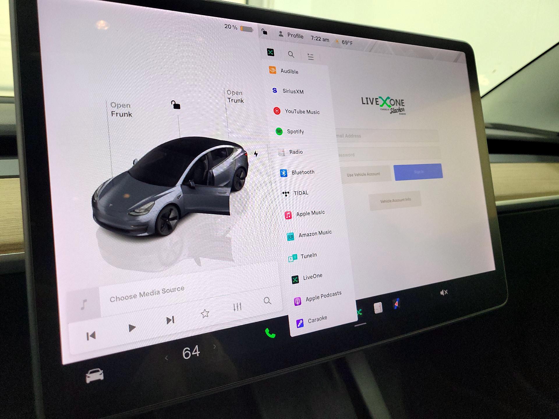 Thumbnail: 2022 Tesla Model 3 - 15