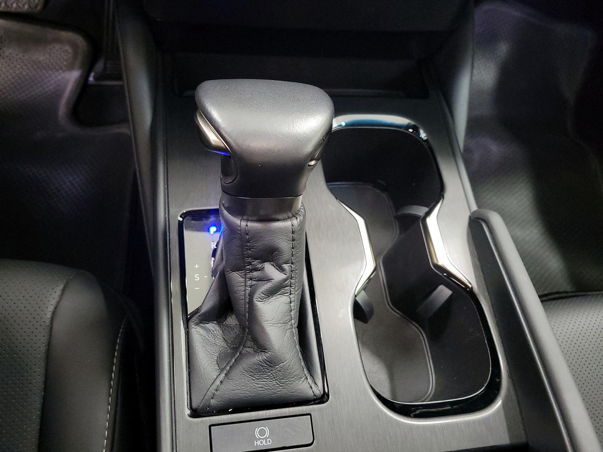 Thumbnail: 2025 Lexus ES - 17