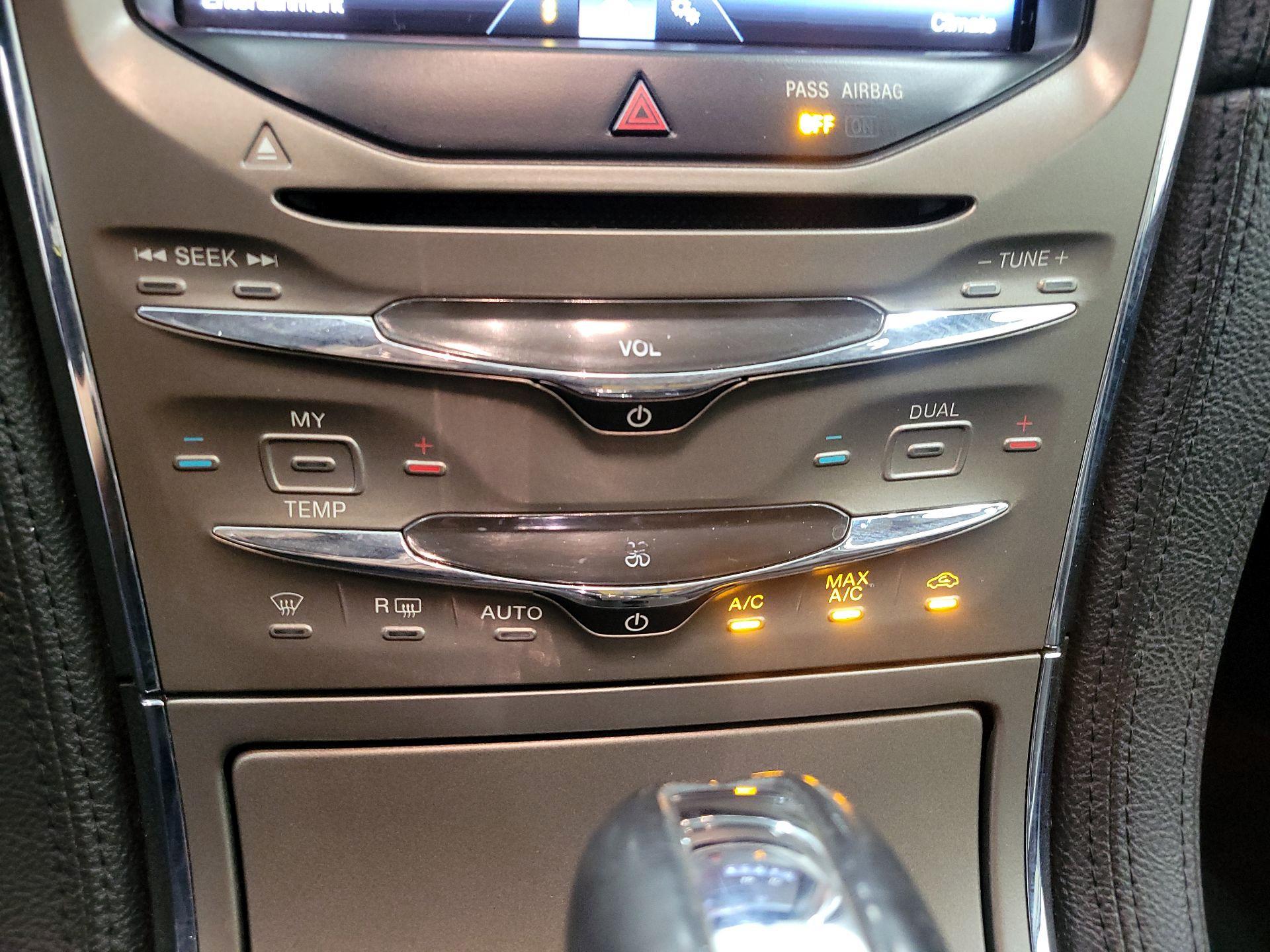 Thumbnail: 2015 Lincoln MKX - 16
