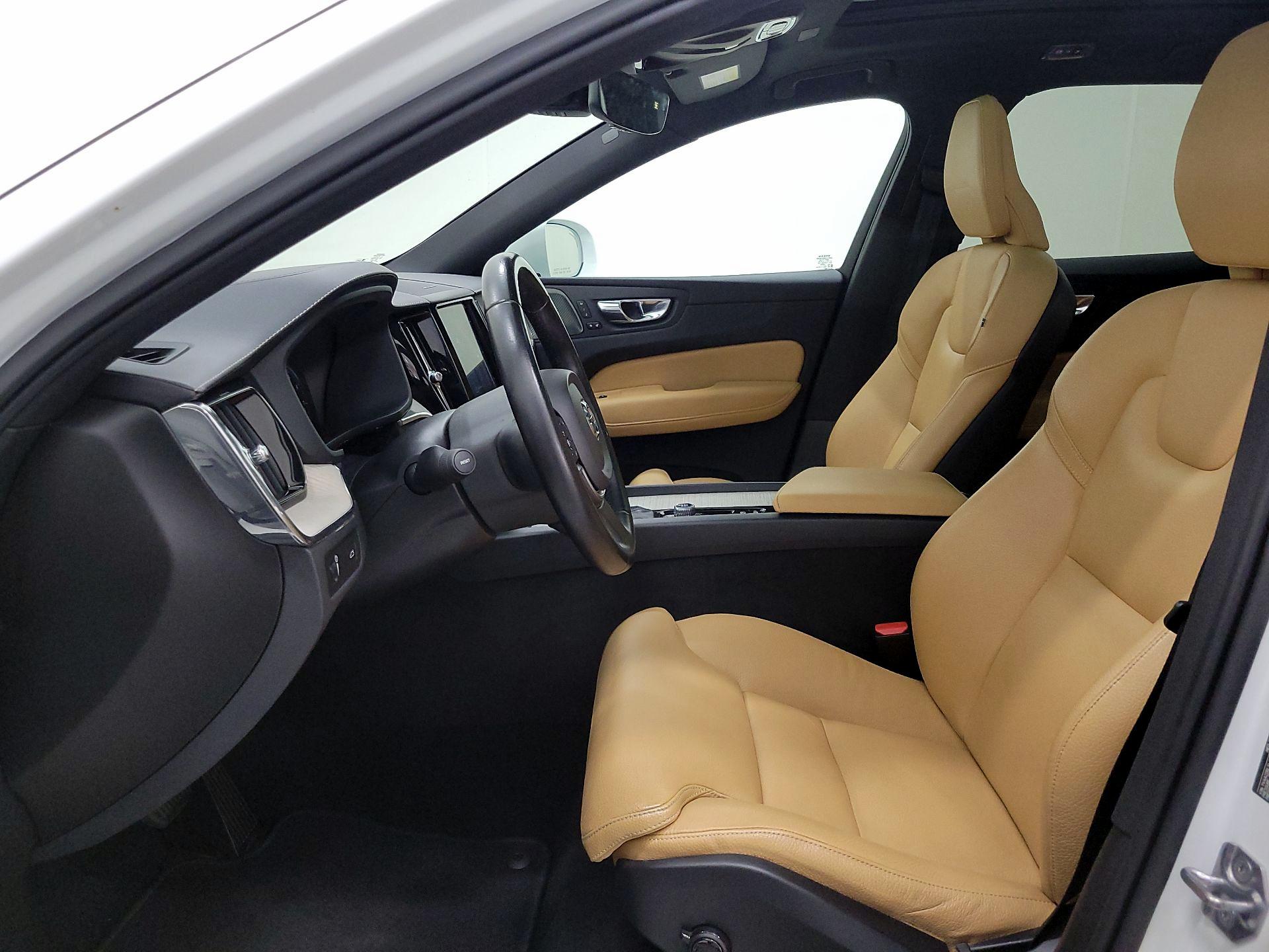 Thumbnail: 2020 Volvo XC60 - 11