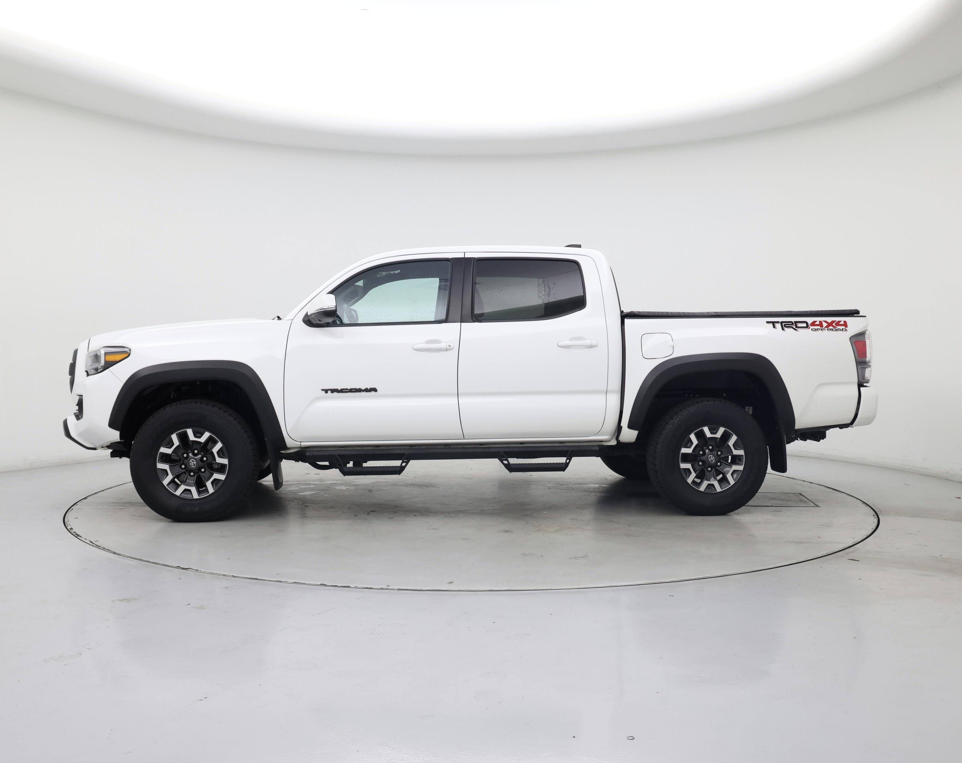 Thumbnail: 2022 Toyota Tacoma - 3