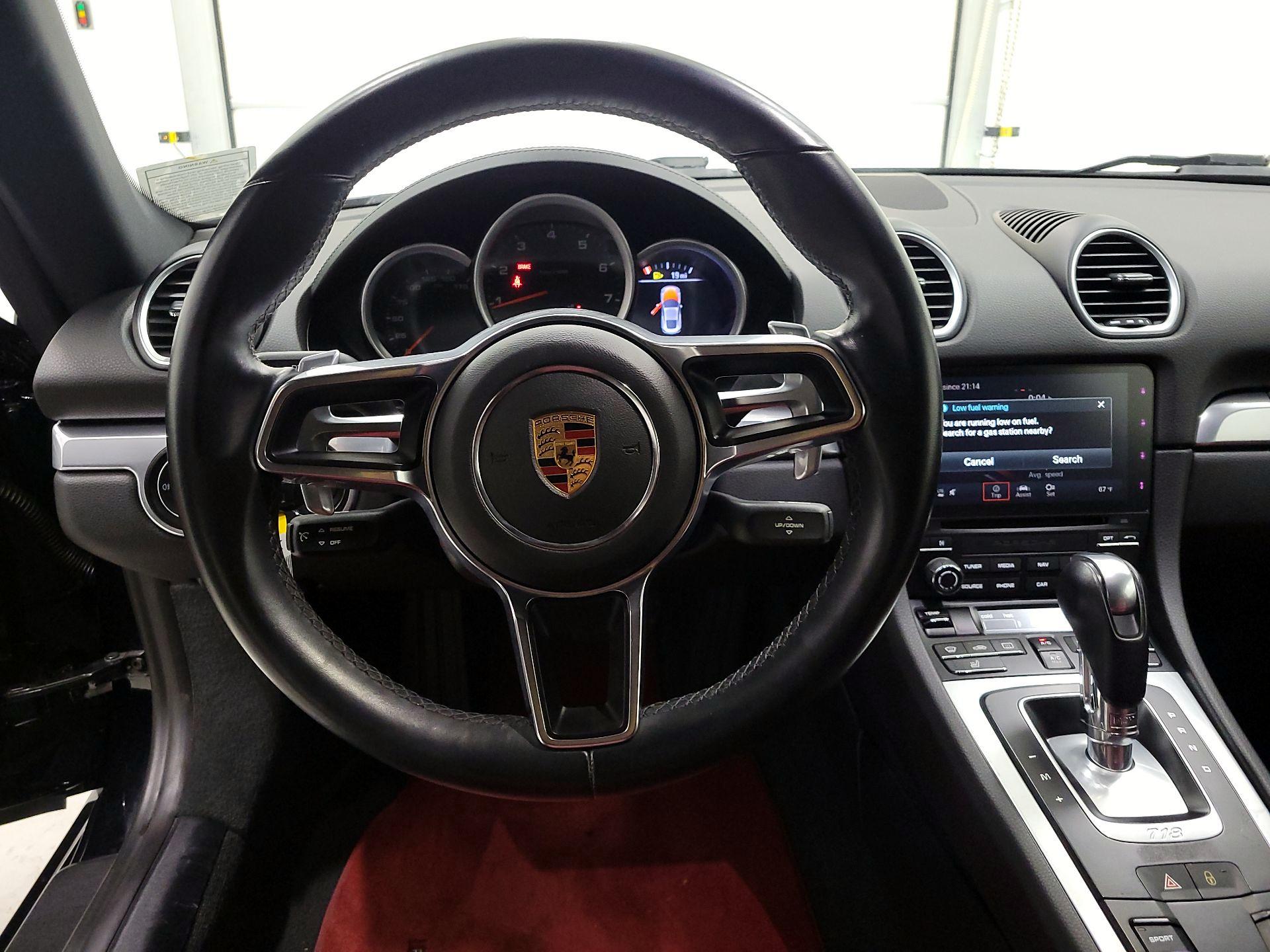 Thumbnail: 2018 Porsche 718 Cayman - 10