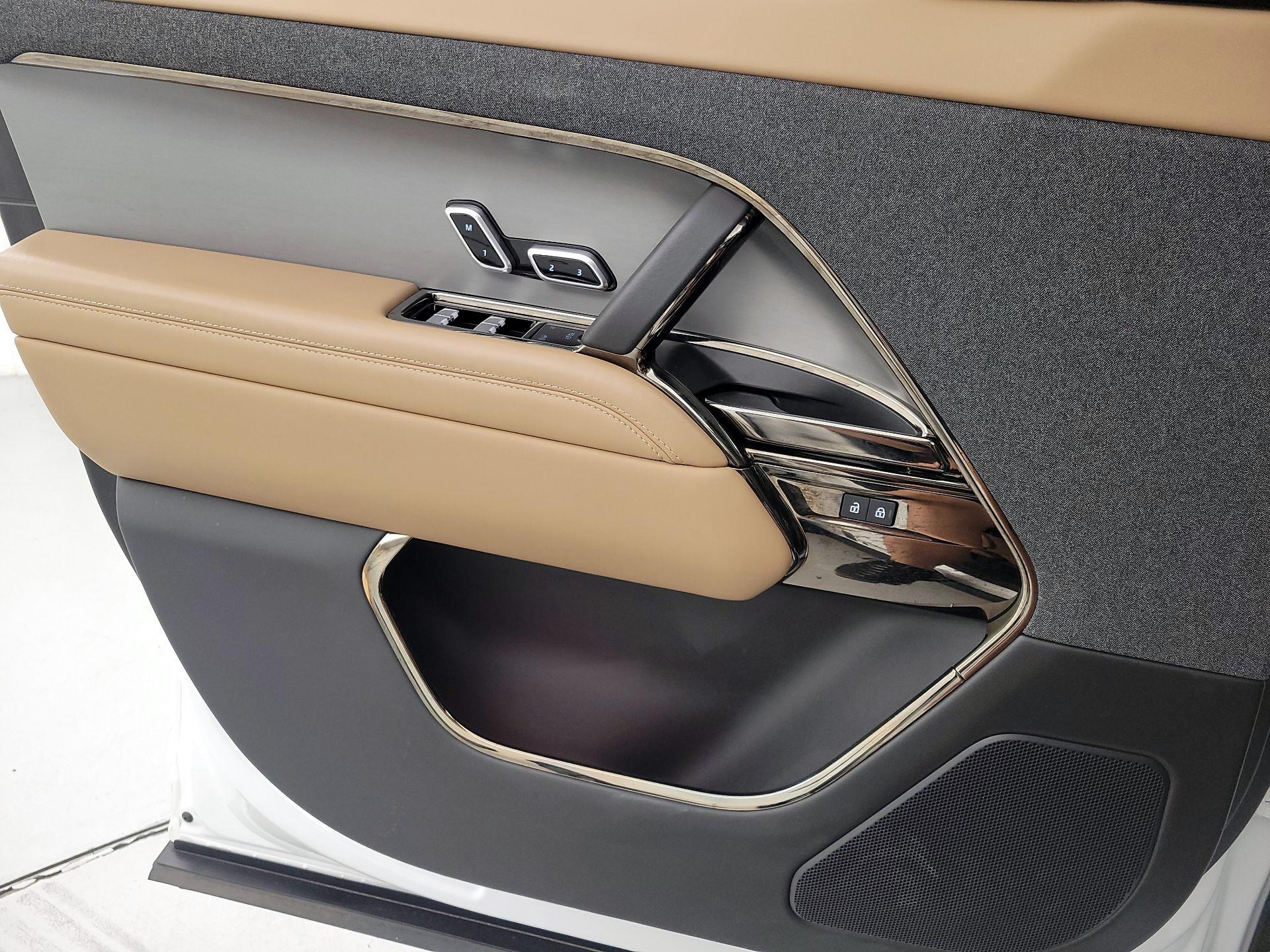 Thumbnail: 2024 Land Rover Range Rover Sport - 12