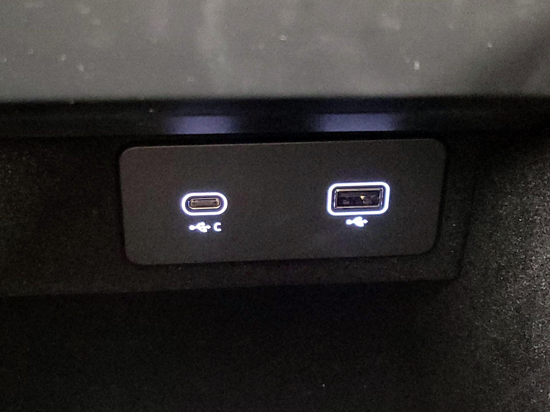 Thumbnail: 2024 Land Rover Range Rover Sport - 18